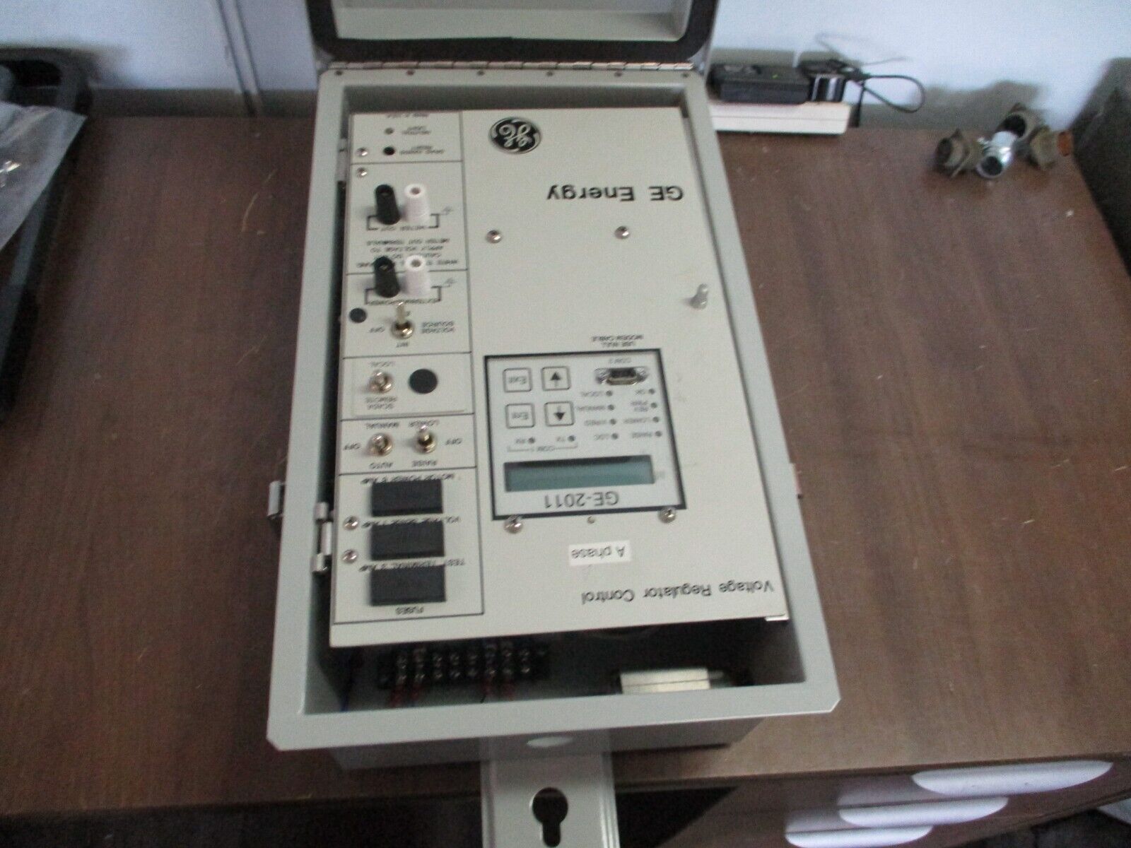 GE GE-2011 Voltage Regulator Control GE-2011C-6SL S/W: D-0146V08.12.01 Used