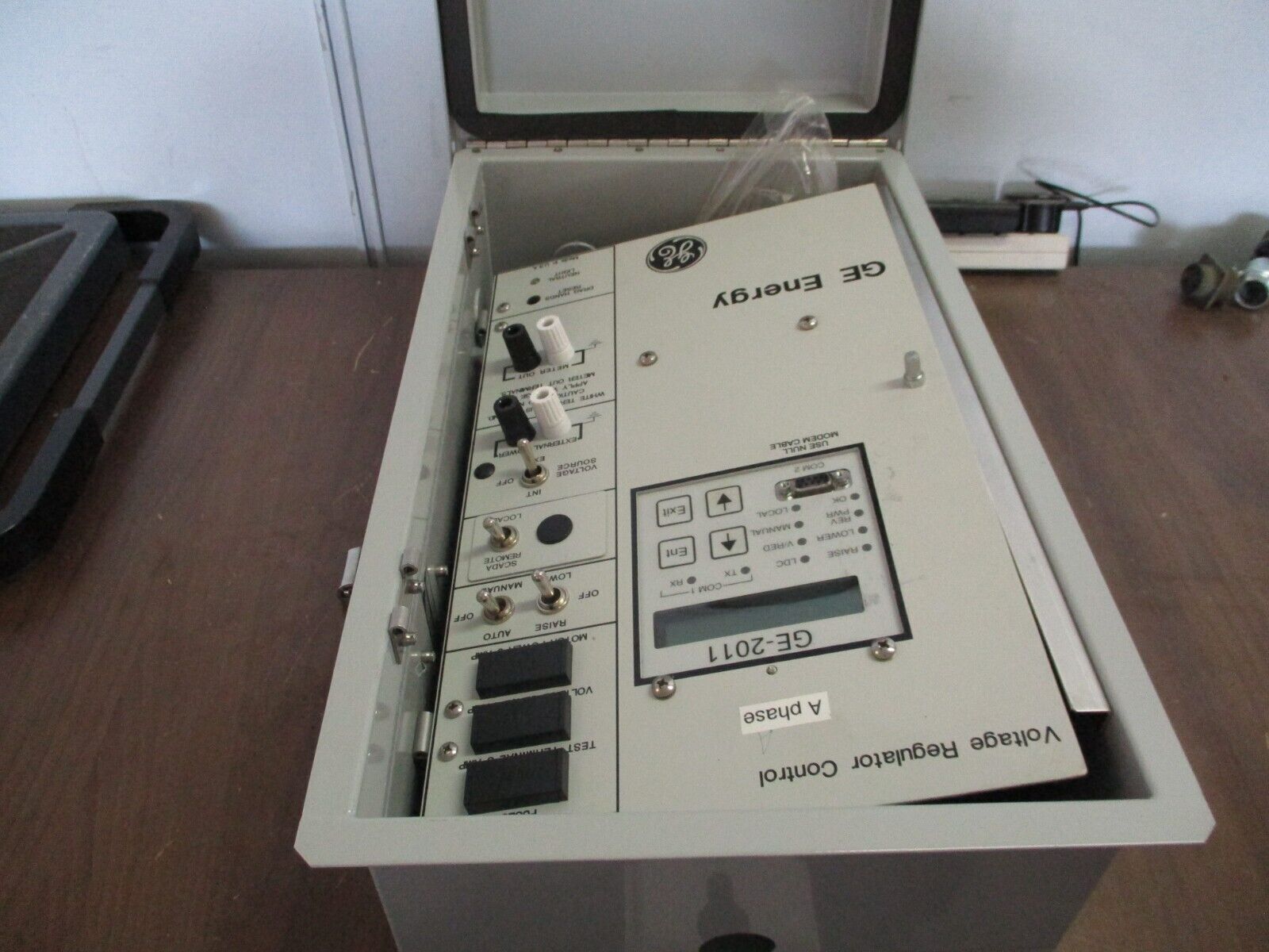 GE GE-2011 Voltage Regulator Control GE-2011C-6SL S/W: D-0146V08.12.01 Used