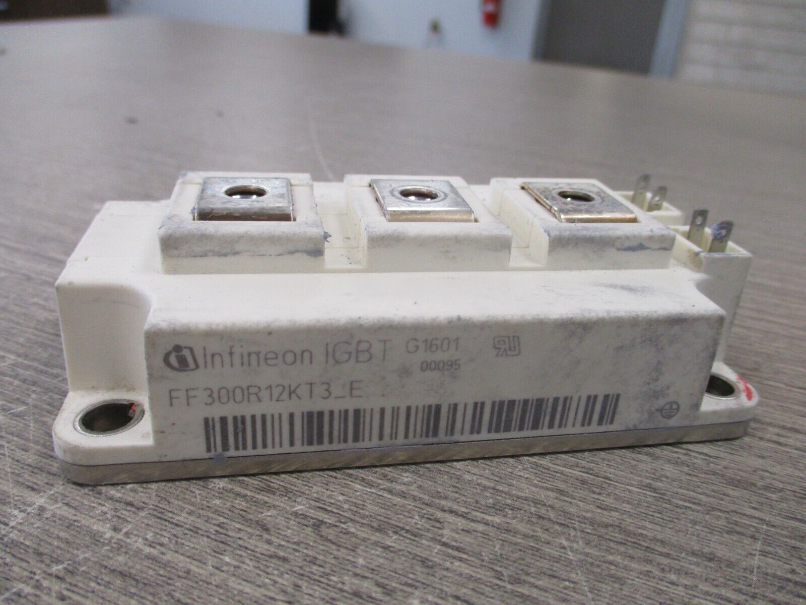 Infineon IGBT Module FF300R12KT3_E Used
