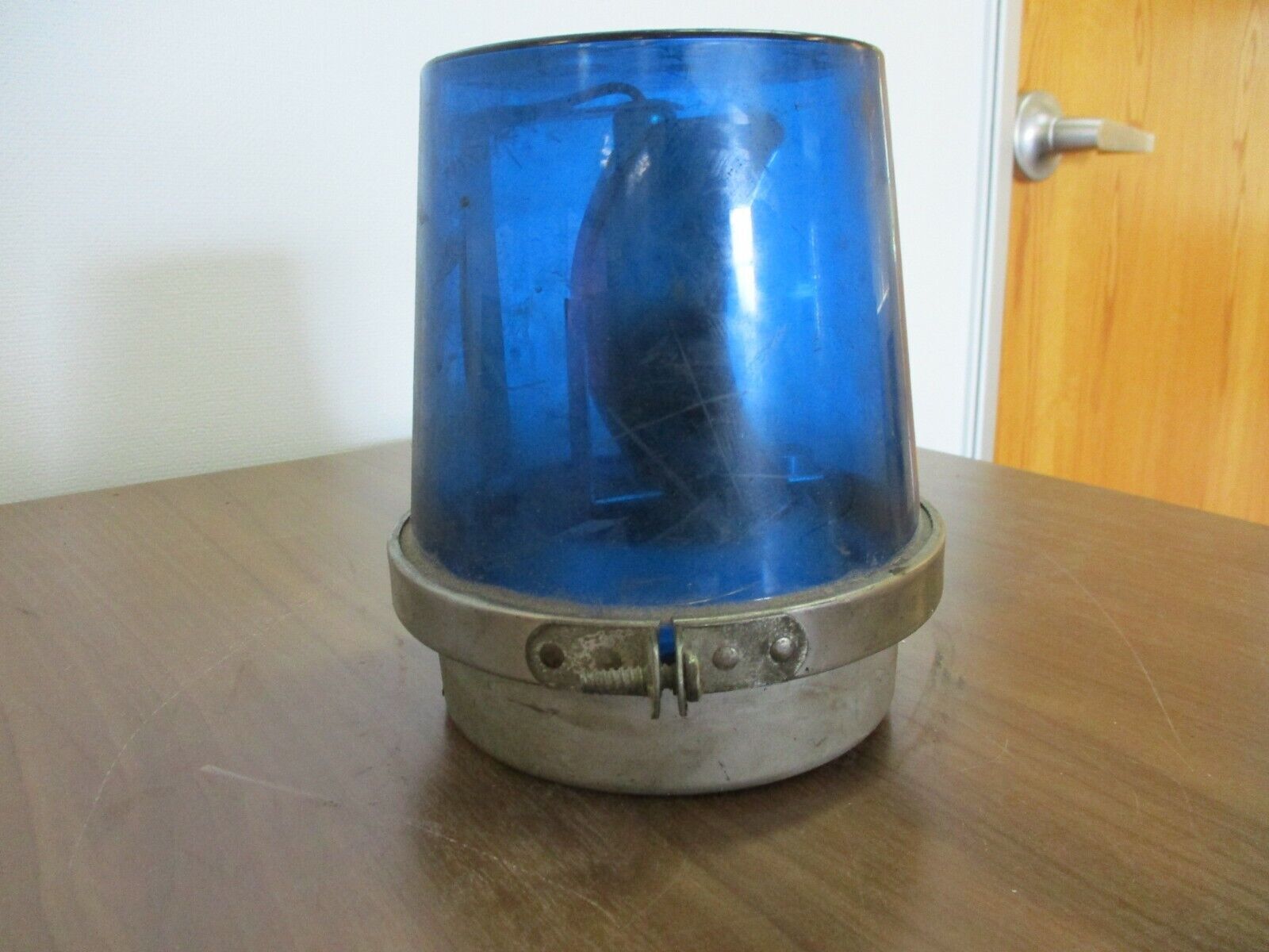 Edwards Adaptabeacon Lamp Assembly, part #:52B-N5, Blue, 120V, 60Hz, 0.26A, used