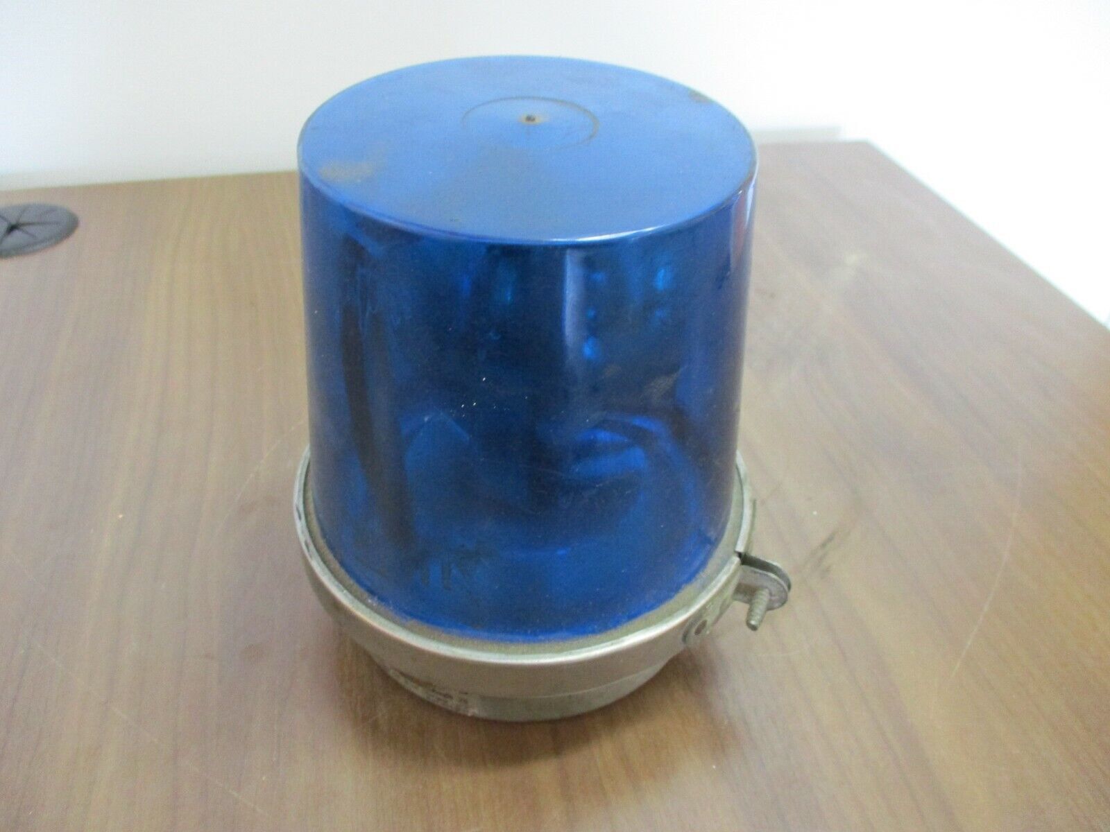 Edwards Adaptabeacon Lamp Assembly, part #:52B-N5, Blue, 120V, 60Hz, 0.26A, used
