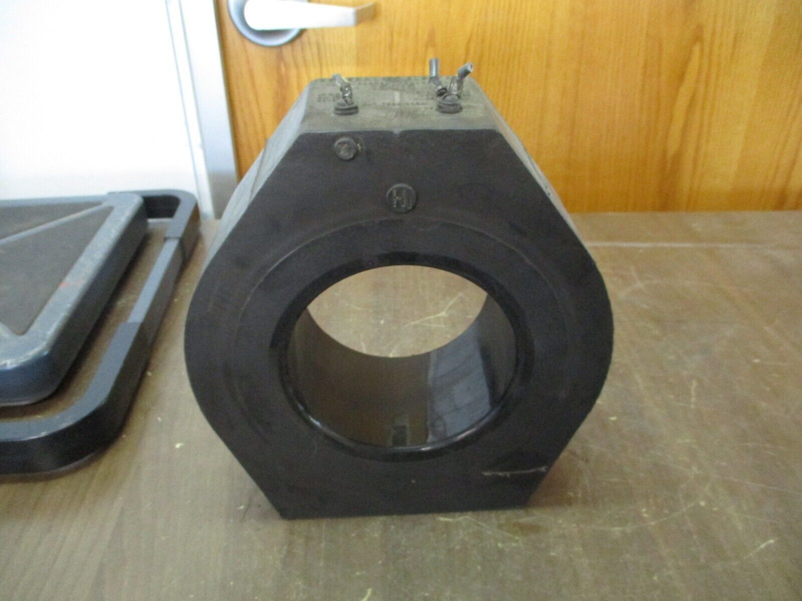 GE JAF-0 Current Transformer 750X10G301 Ratio 150:5A 600V 10kV BIL 50-60Hz Used