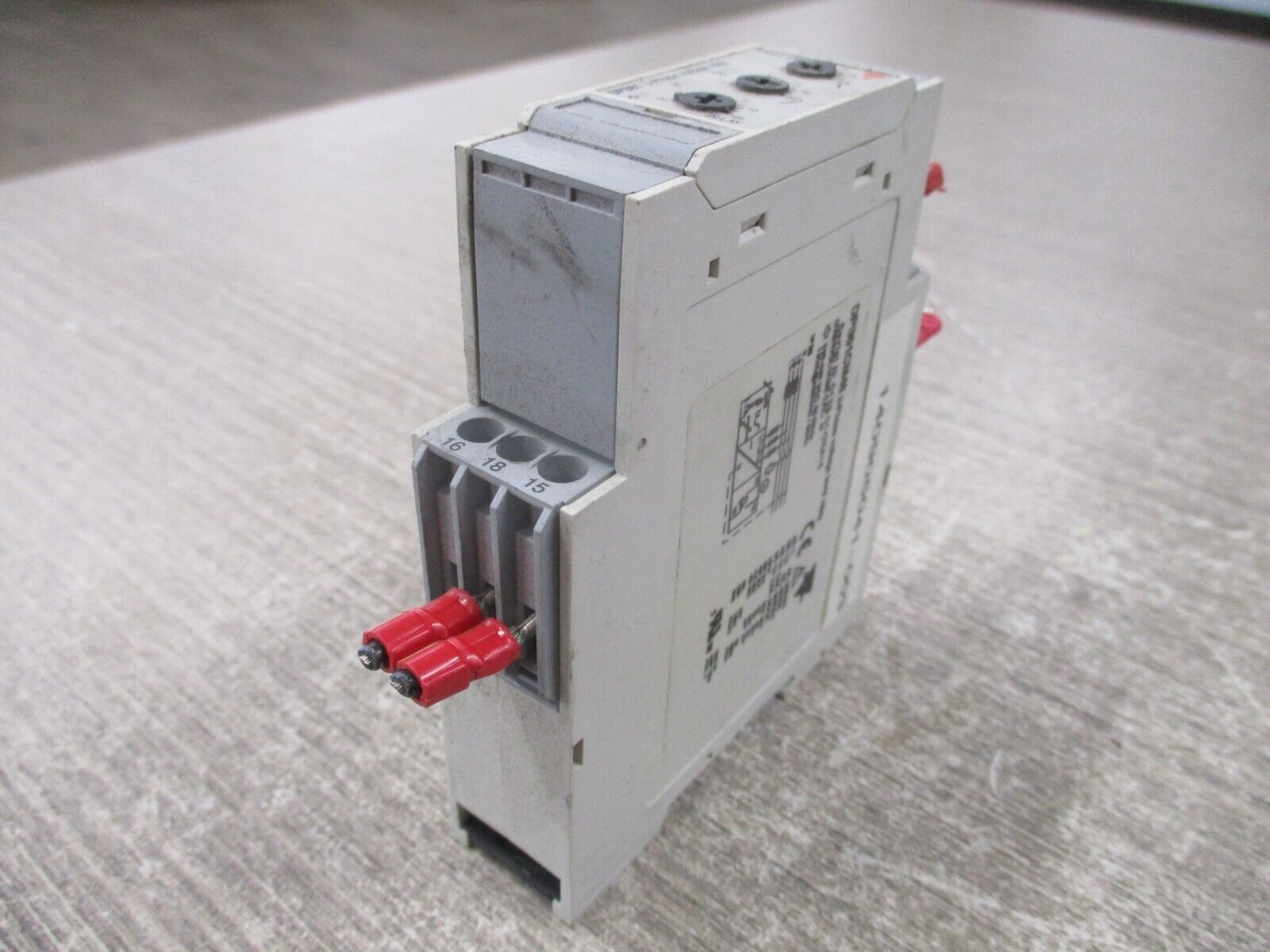 Carlo Gavazzi 3-Phase Voltage Level Relay DPB01CM48 380-480V 50/60Hz Used
