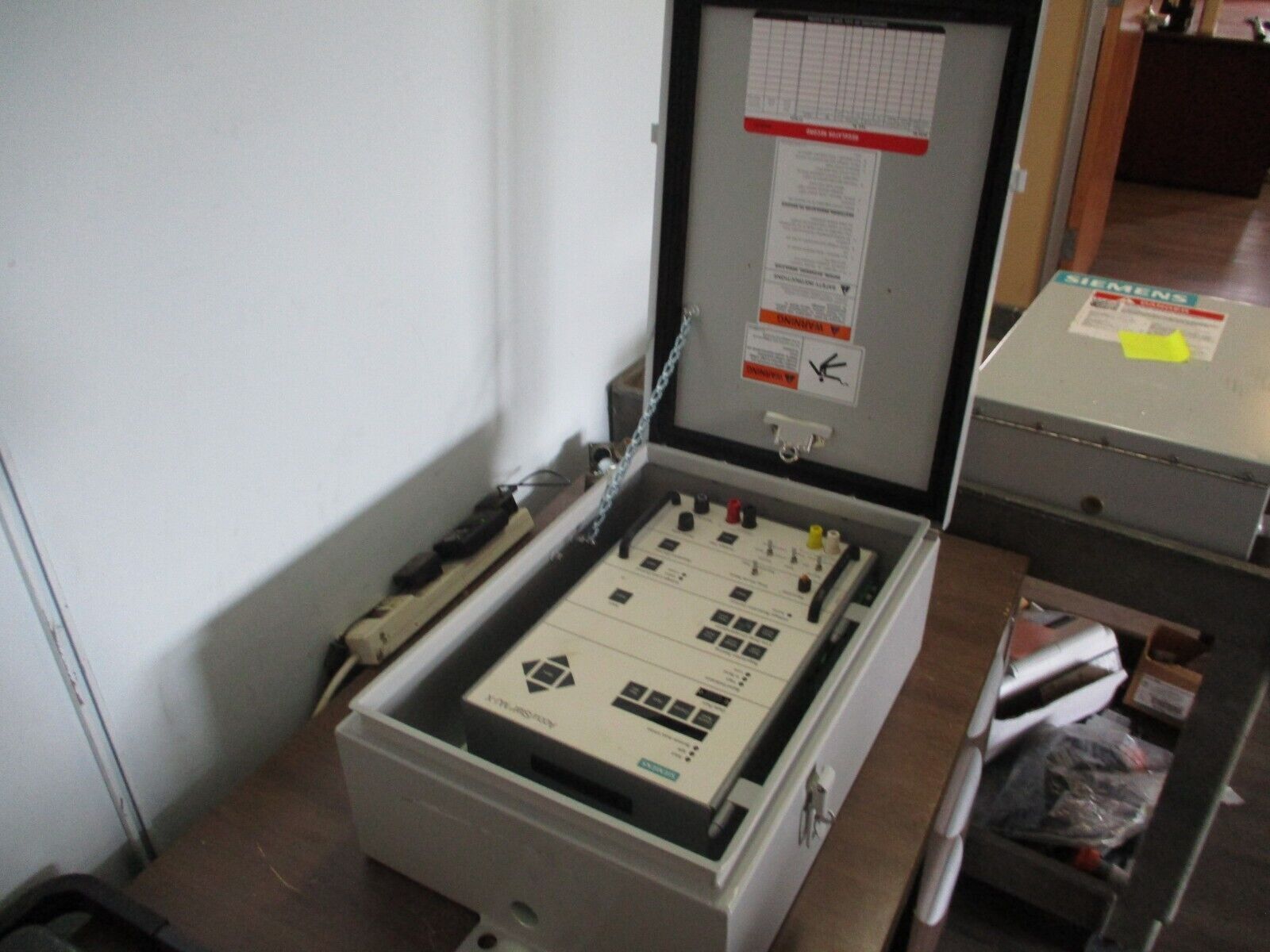 Siemens Accu/Stat MJ-X Voltage Regulator Control Panel C-60313 w/ Enclosure Used