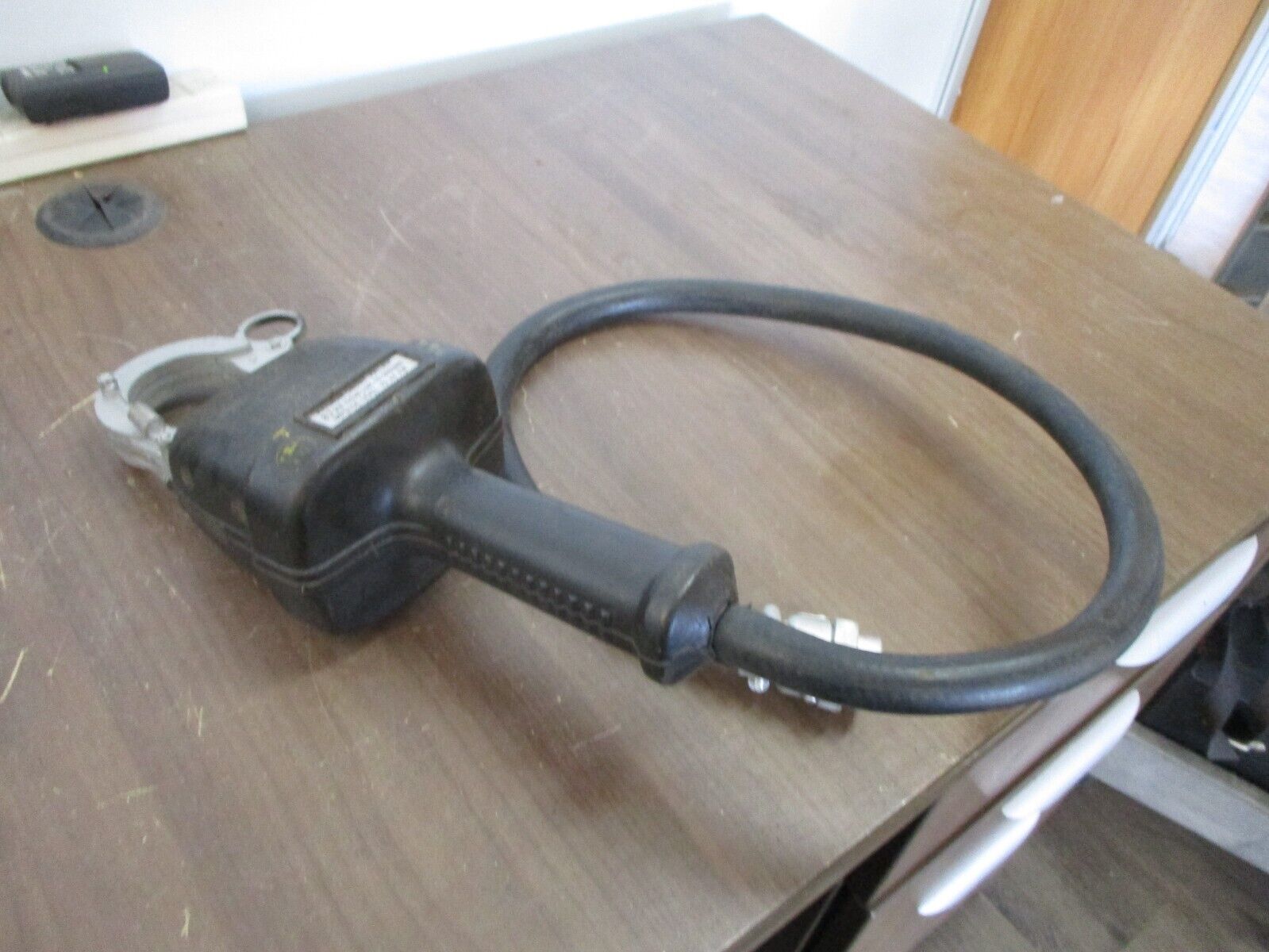 GE High Voltage Tester Clamp 50-233390AGAA2 8.7kV (5.0kV Line to Ground) Used