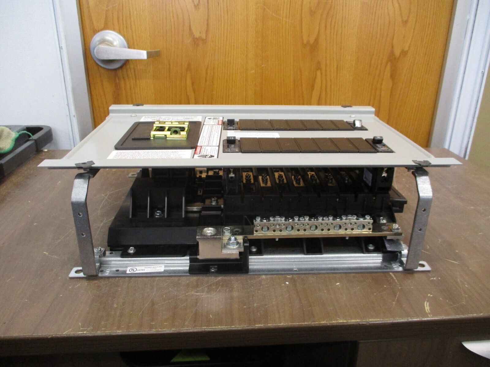 Siemens P1 Main Breaker Panelboard Interior P1A18BL125ATSN 125A Main 120/240V 3W