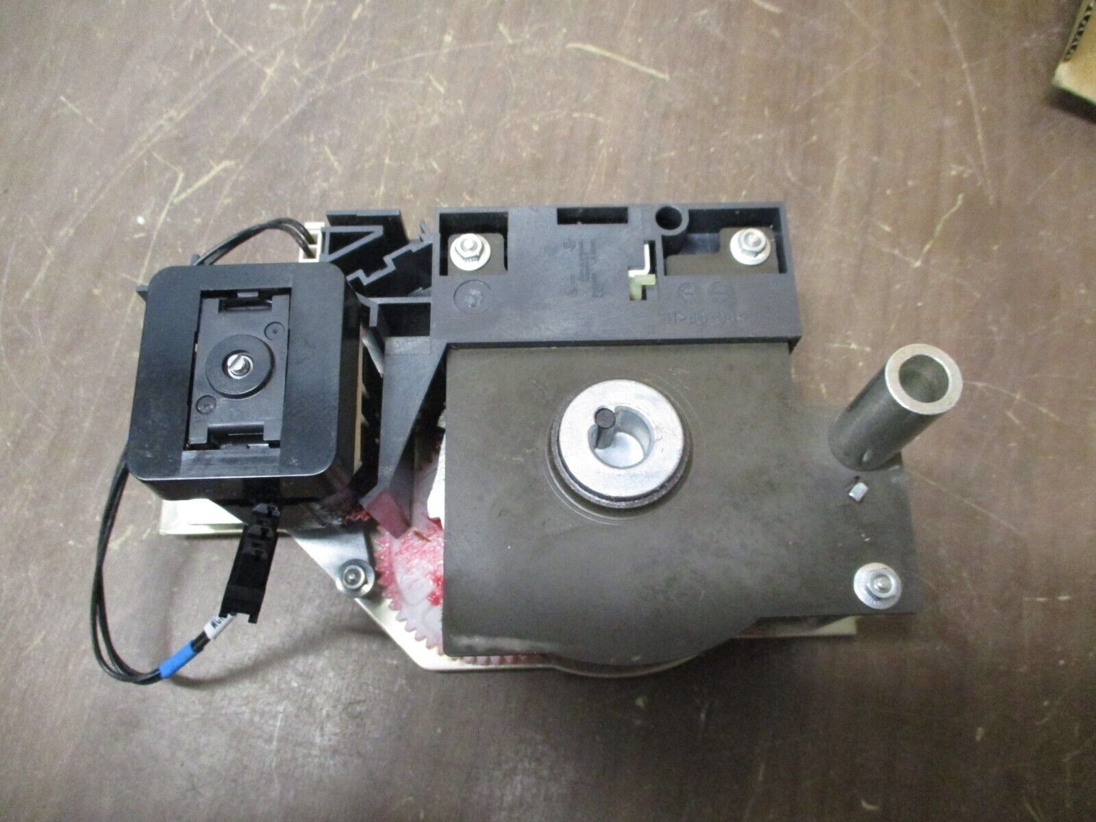 Schnedier Electric Masterpact Gear Motor 47893 100/125VAC New Surplus