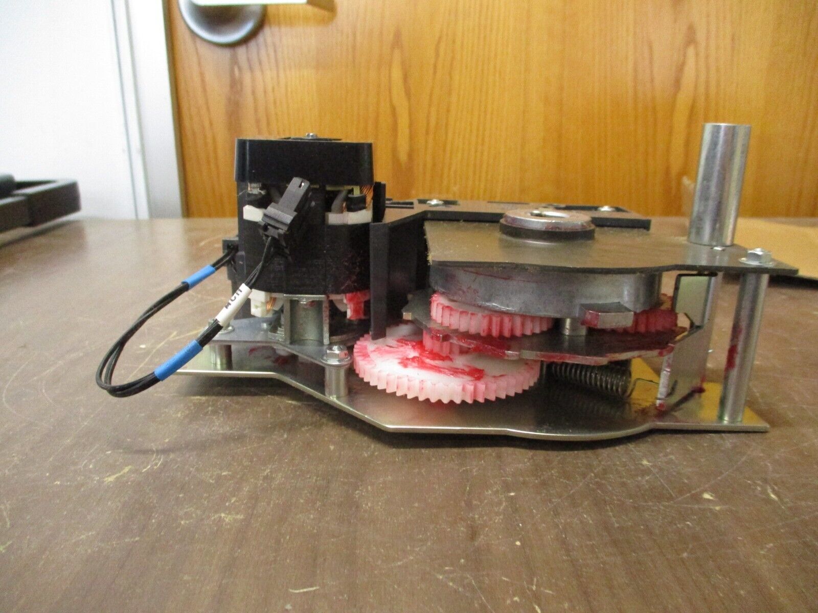 Schnedier Electric Masterpact Gear Motor 47893 100/125VAC New Surplus