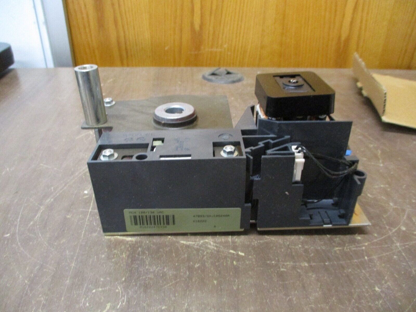 Schnedier Electric Masterpact Gear Motor 47893 100/125VAC New Surplus