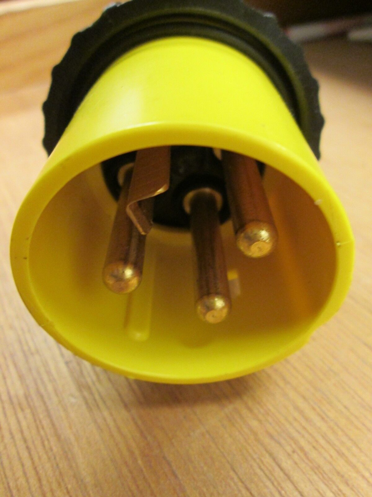 Russellstoll Plug 9P5U2T/1000 50A 250V 4W Used