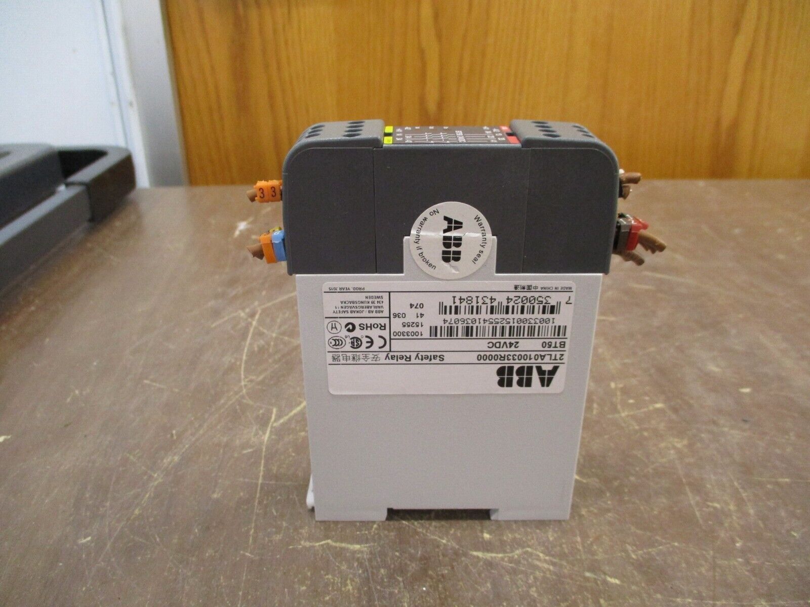 ABB Safety Relay 2TLA010033R0000 24VDC Used