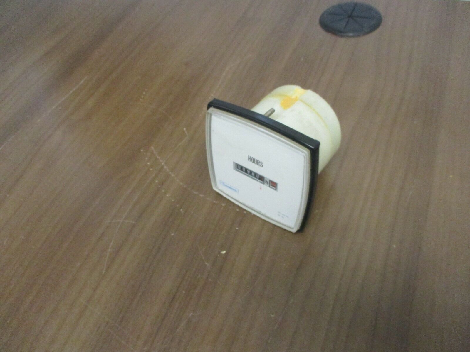 Russelectric Hour Meter 016-150 100-125V 60Hz Used