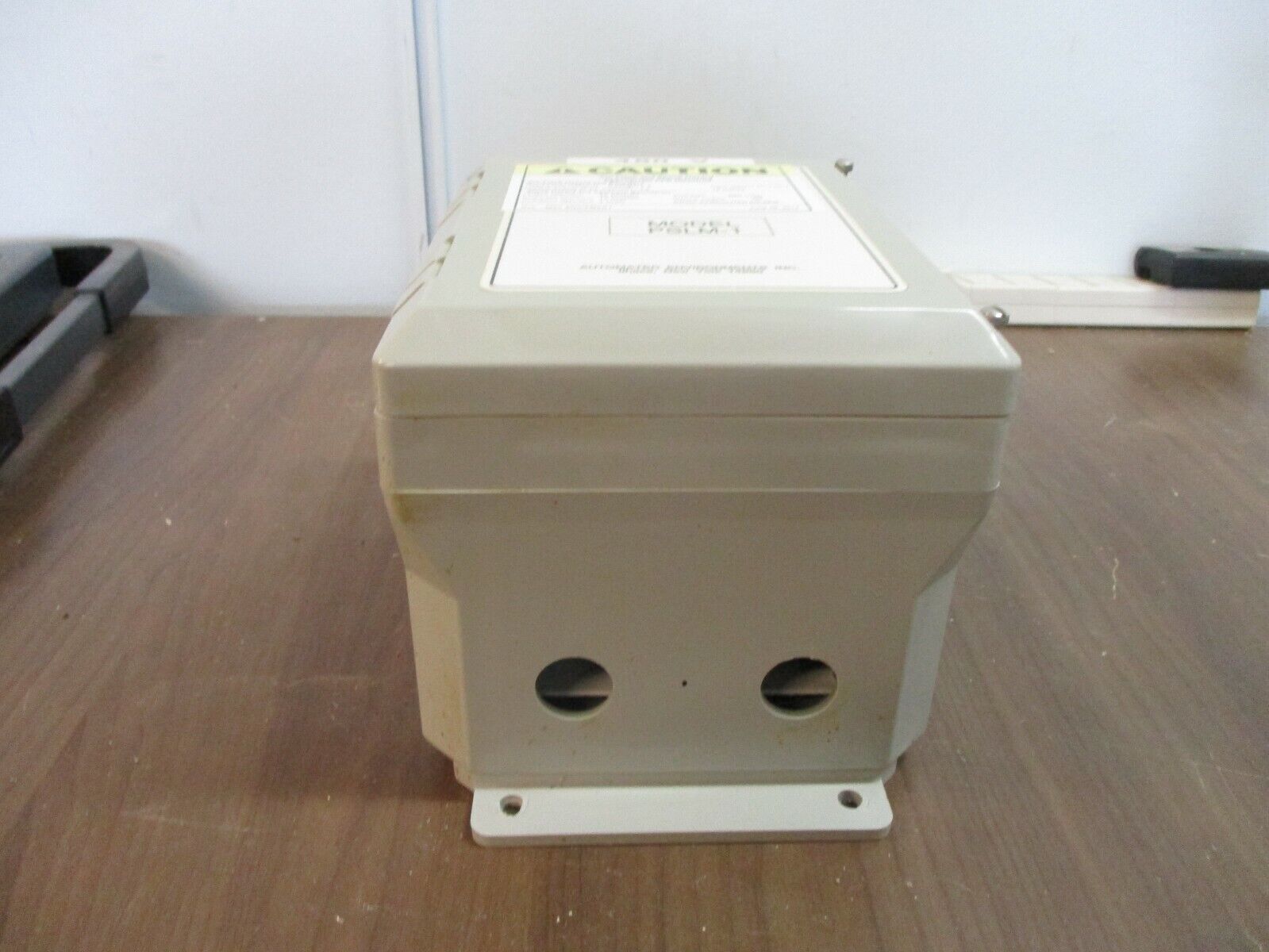 Carlon Type 3S, 12, 13 Enclosure NH864 Size: 8x6x4" Used