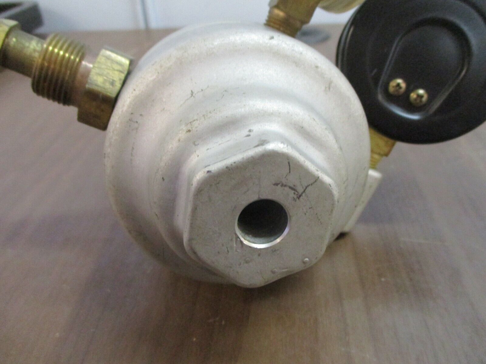 Air Products Nitrogen Gas Regulator 2280 Used