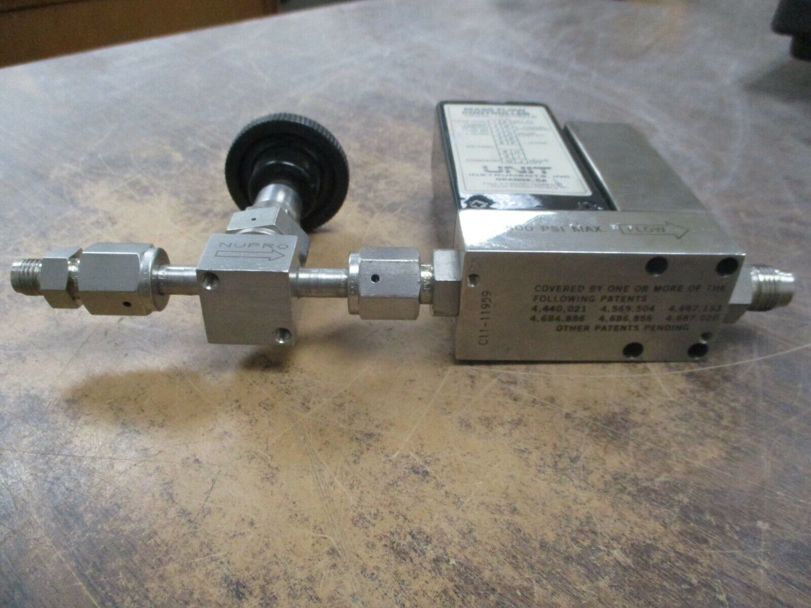 Unit Instruments Mass Flow Controller UFC-1100A Output:0-5VDC Power:15VDC Used