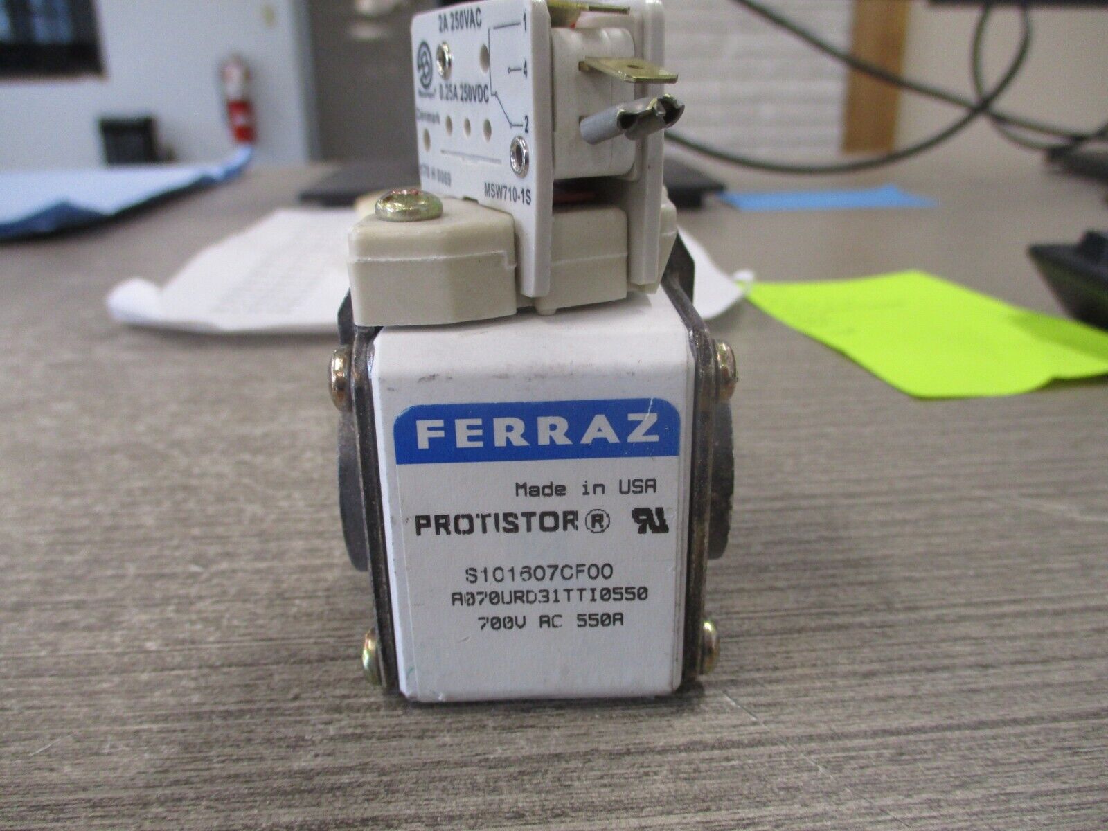 Ferraz Protistor Fuse A070URD31TTI0550 550A 700V Used