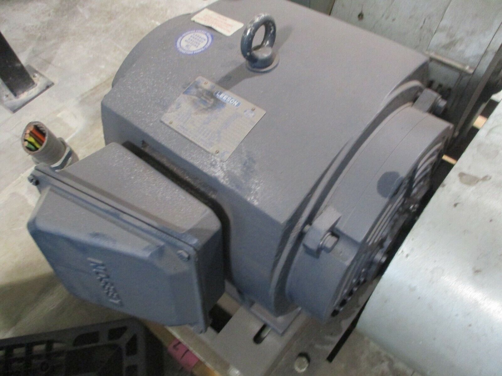 Georator No Brush Generator 37-192 25KVA 40Hz Used