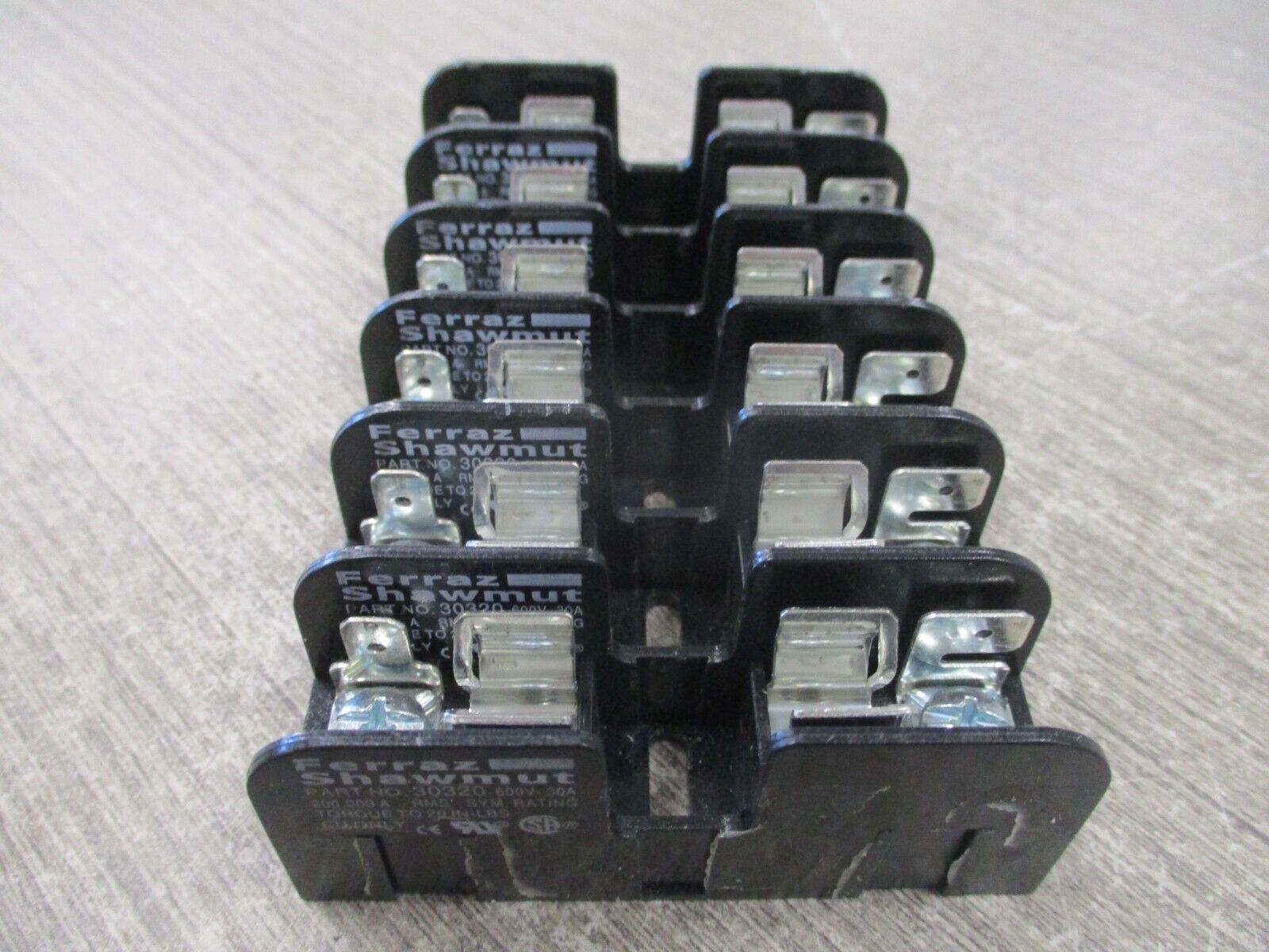 Ferraz Shawmut Fuseblock 30320 30A 600V 6P Used