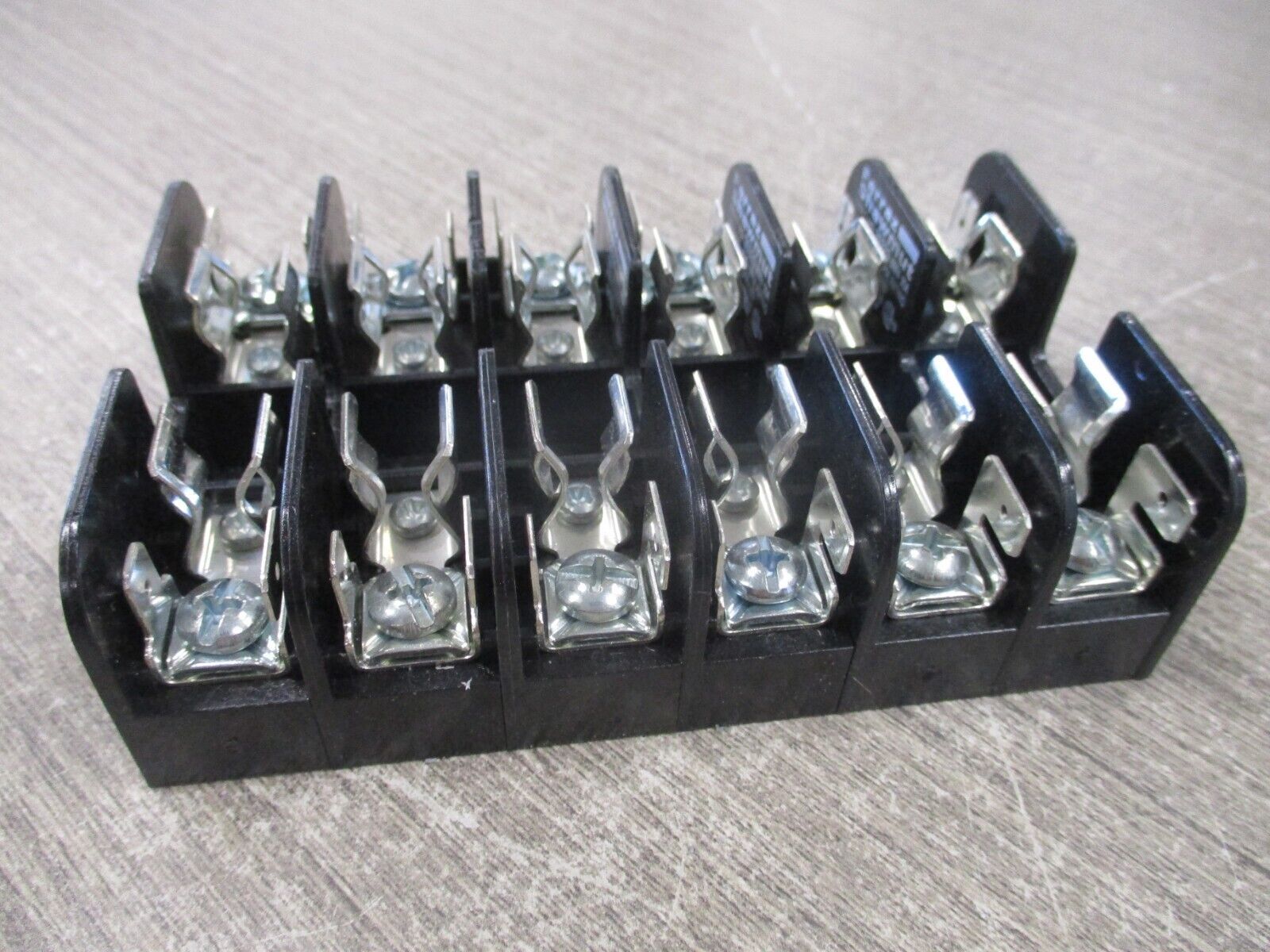 Ferraz Shawmut Fuseblock 30320 30A 600V 6P Used