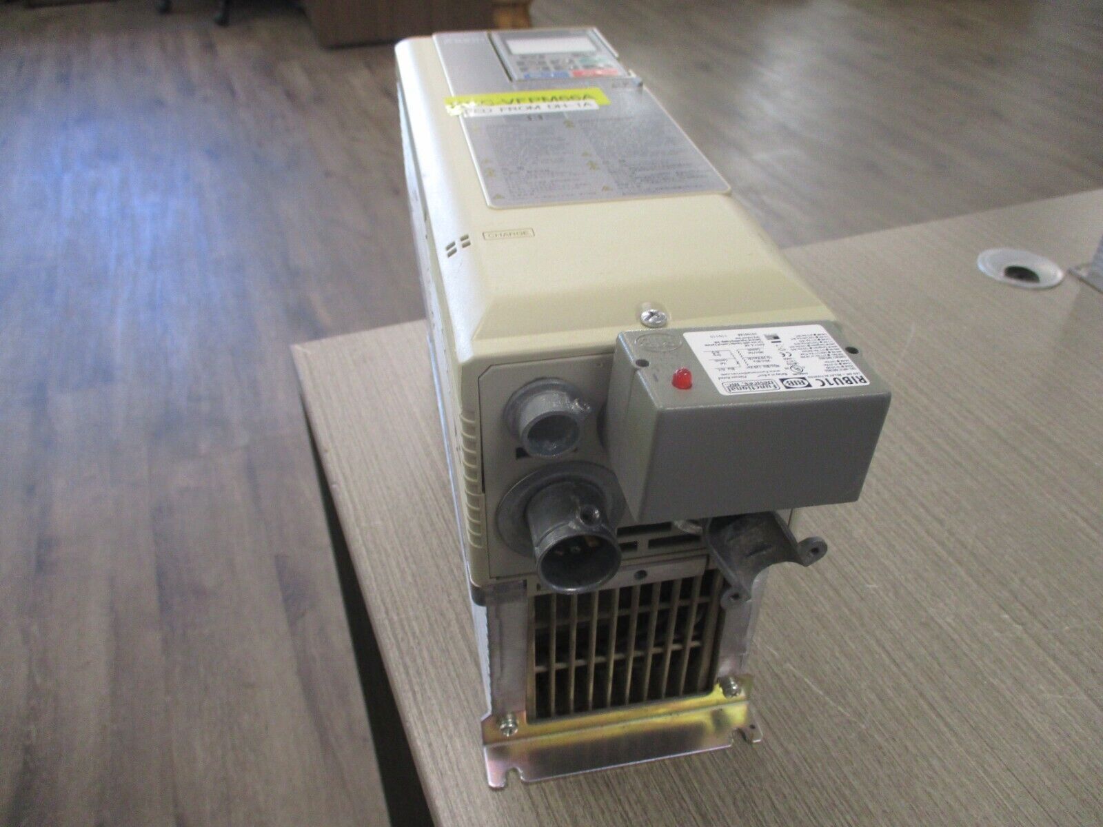 Yaskawa Z1000 AC Drive CIMR-ZU4A0008FAA Rev. A 3HP 3PH Input; Output; Used