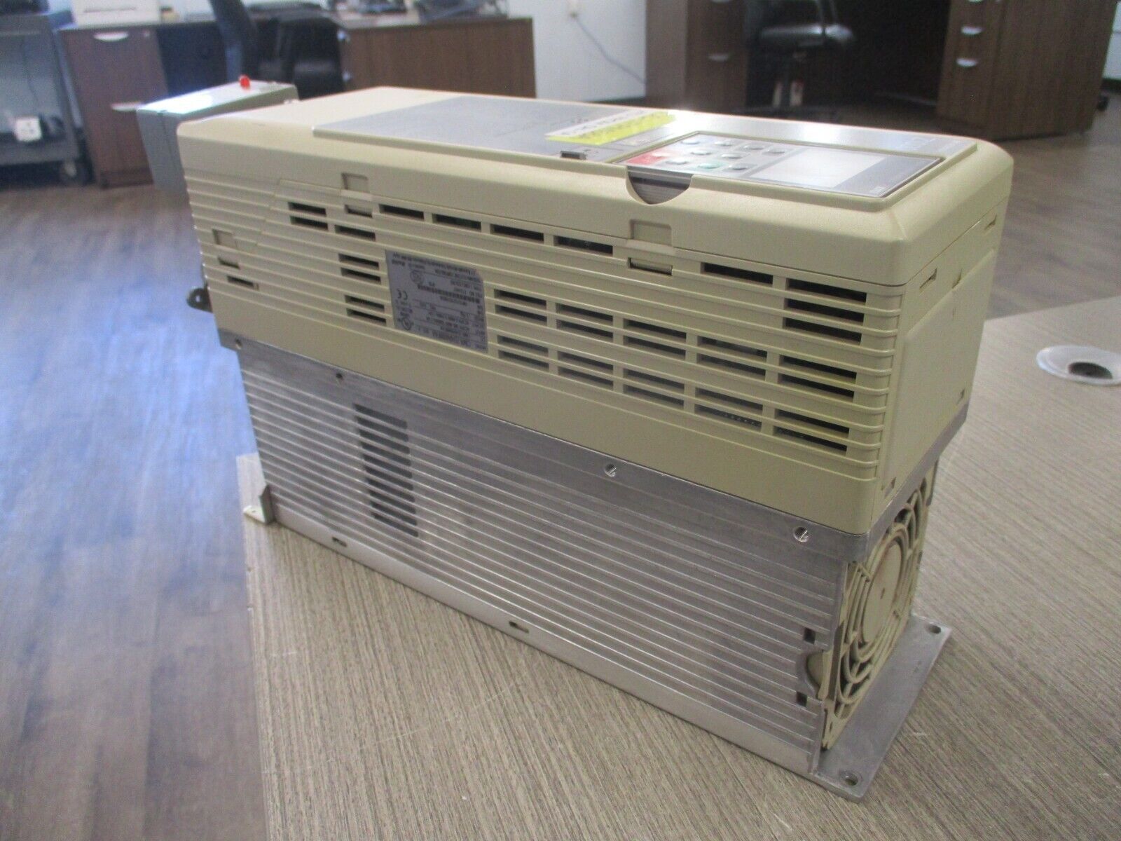 Yaskawa Z1000 AC Drive CIMR-ZU4A0008FAA Rev. A 3HP 3PH Input; Output; Used
