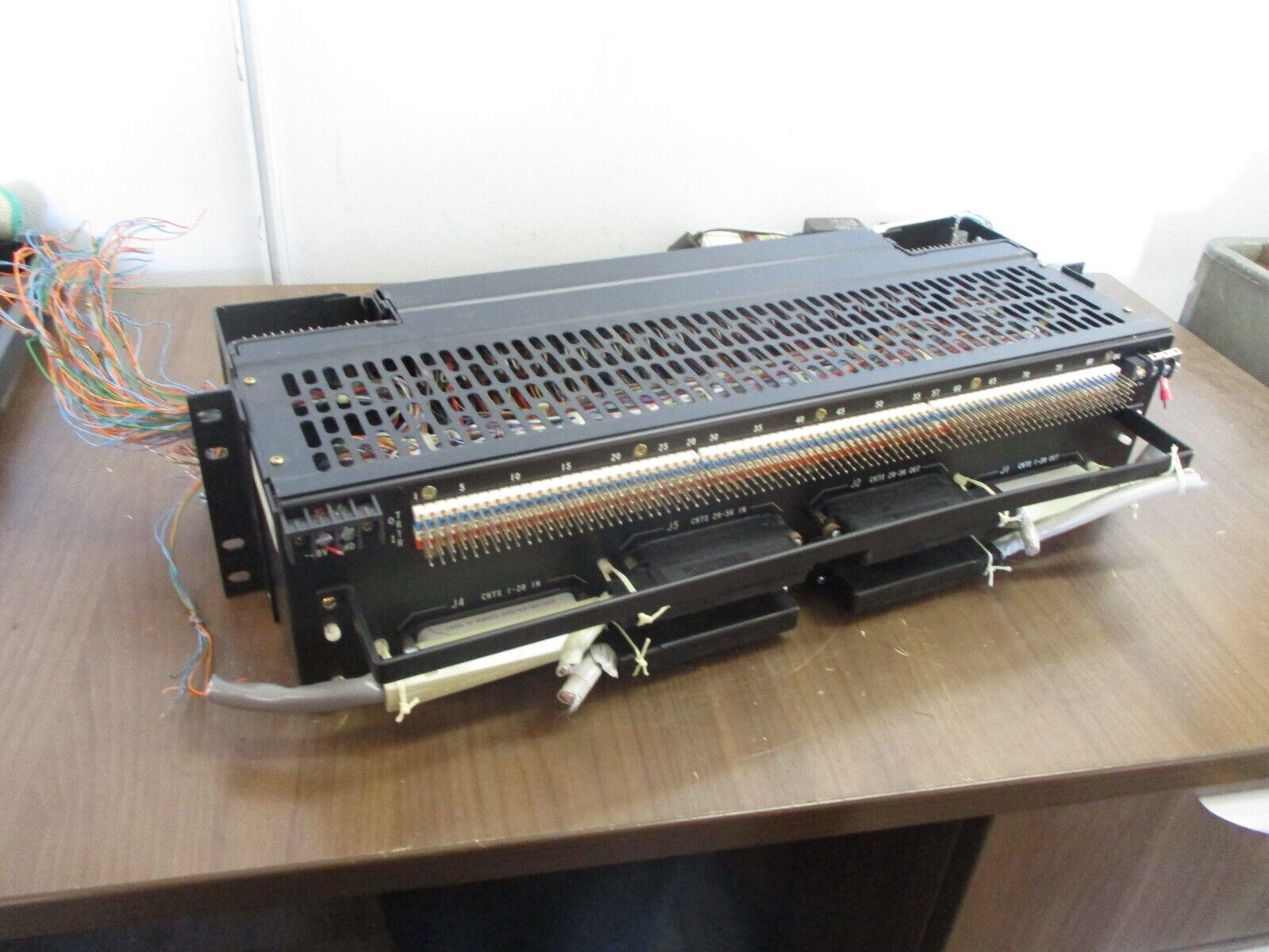 ADC DSX-1 Cross Connect D1M-1A0024 42/56VDC 2A Used