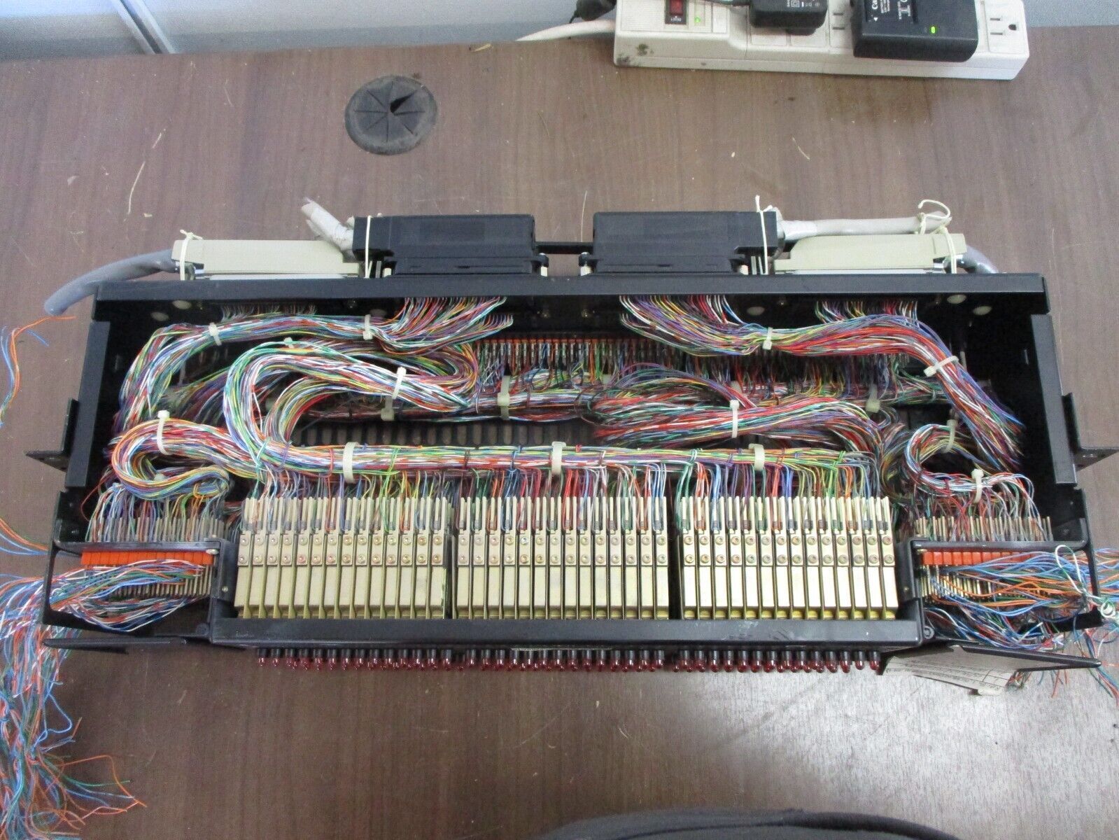 ADC DSX-1 Cross Connect D1M-1A0024 42/56VDC 2A Used