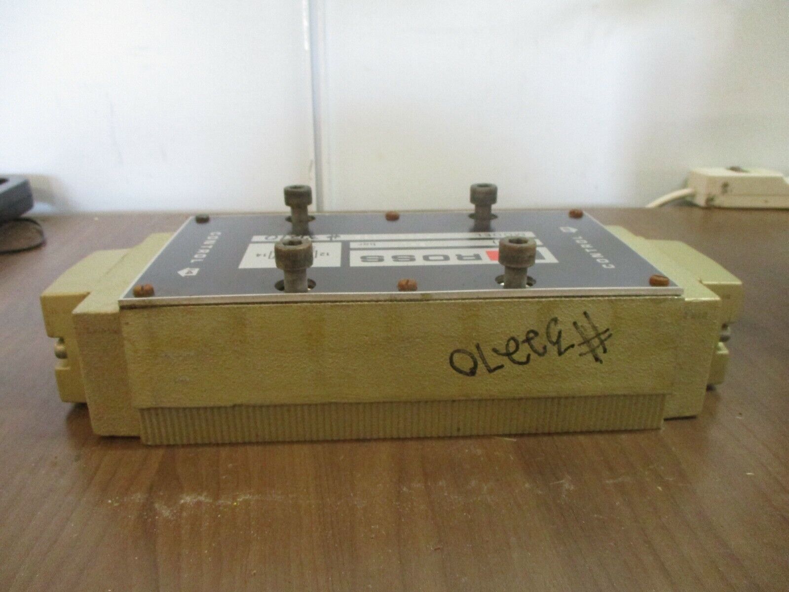 Ross Valve W7056A8332 2-10 bar New Surplus