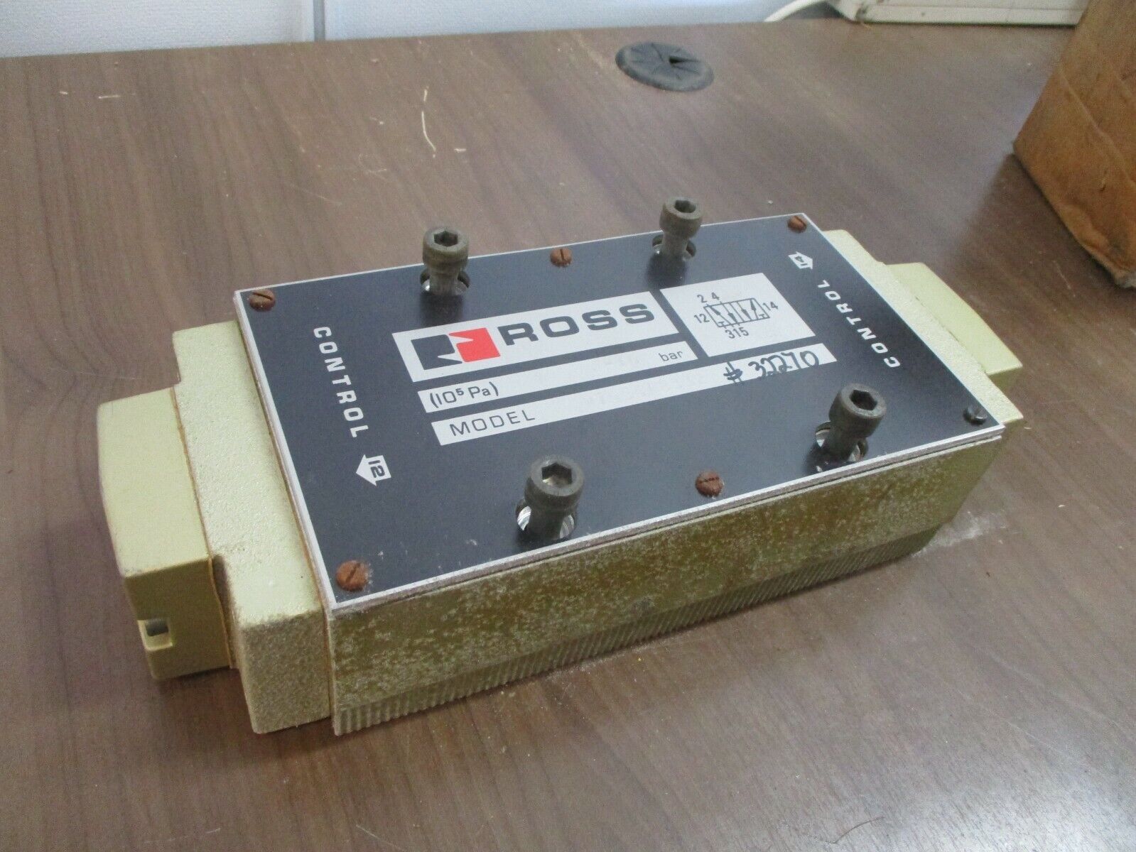 Ross Valve W7056A8332 2-10 bar New Surplus