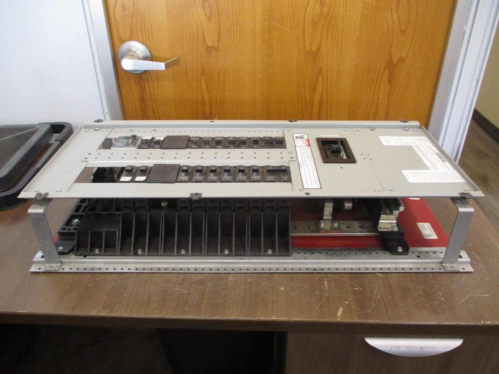 Siemens P2 Main Breaker Panelboard Interior P2A30QJ125FTS 125A Main 120/240V 1Ph