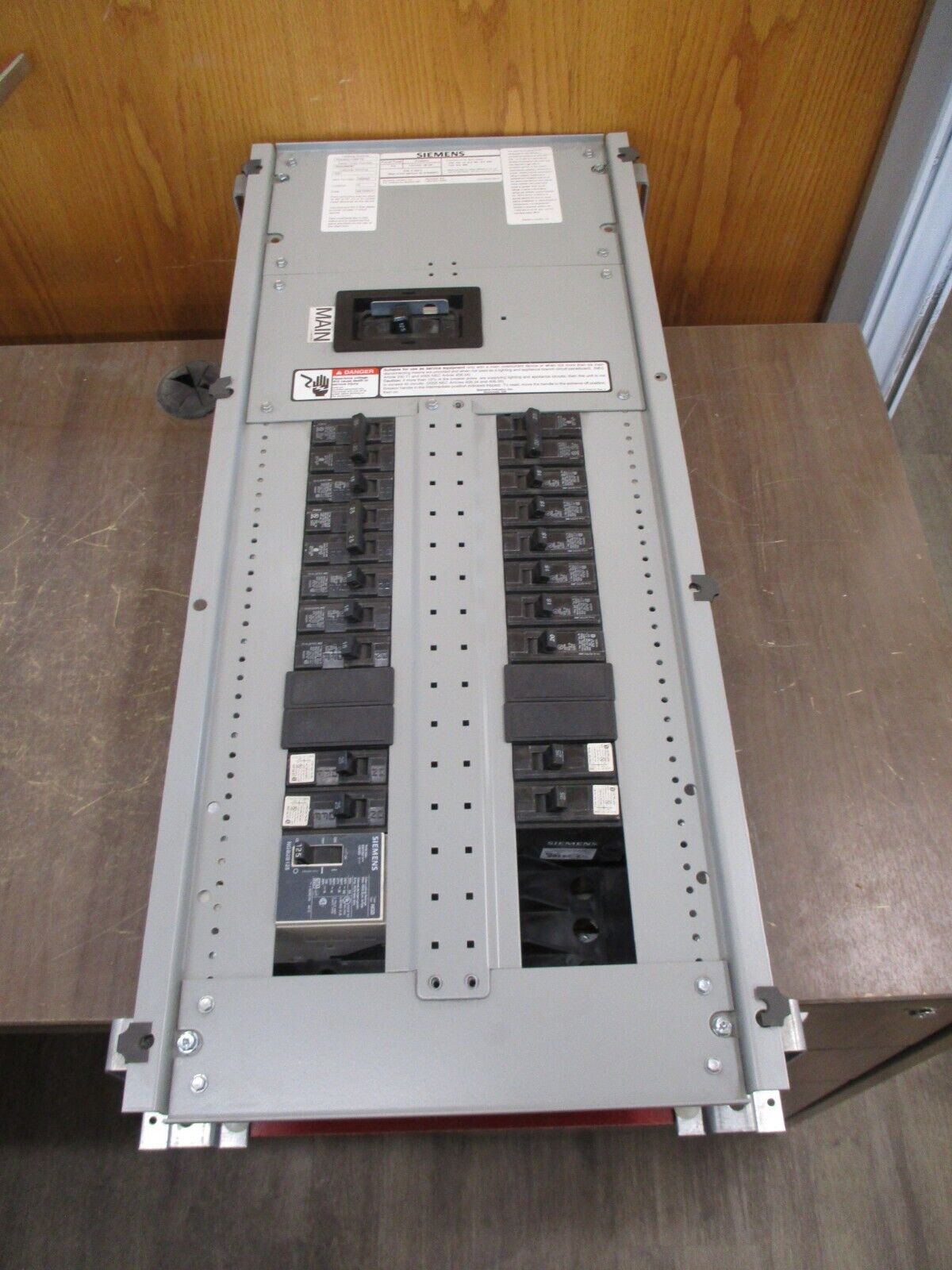 Siemens P2 Main Breaker Panelboard Interior P2A30QJ125FTS 125A Main 120/240V 1Ph