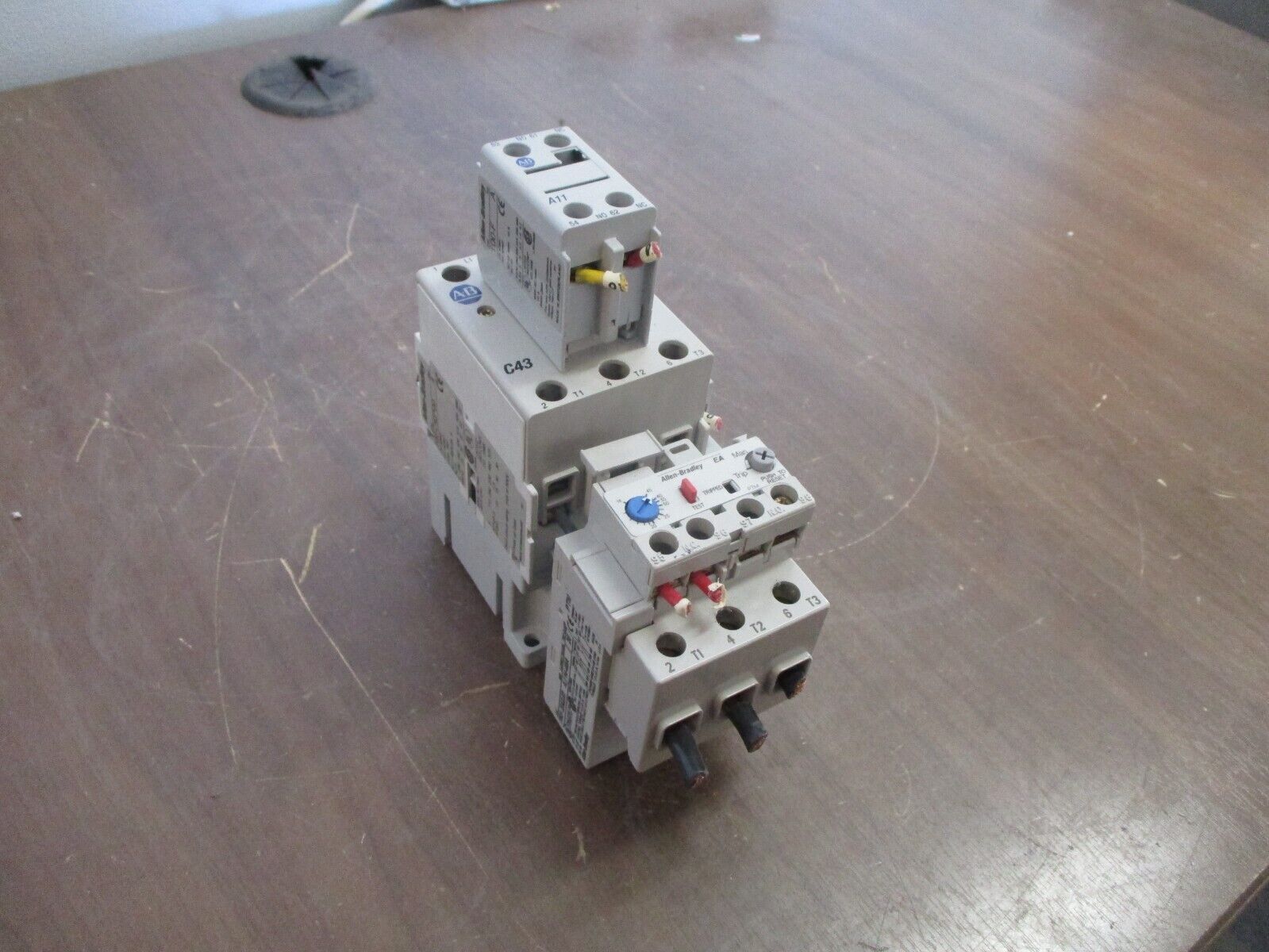Allen-Bradley Starter 100-C43*00/193-EA2JD 120V Coil Trip: 14-45A w/ Aux Contact