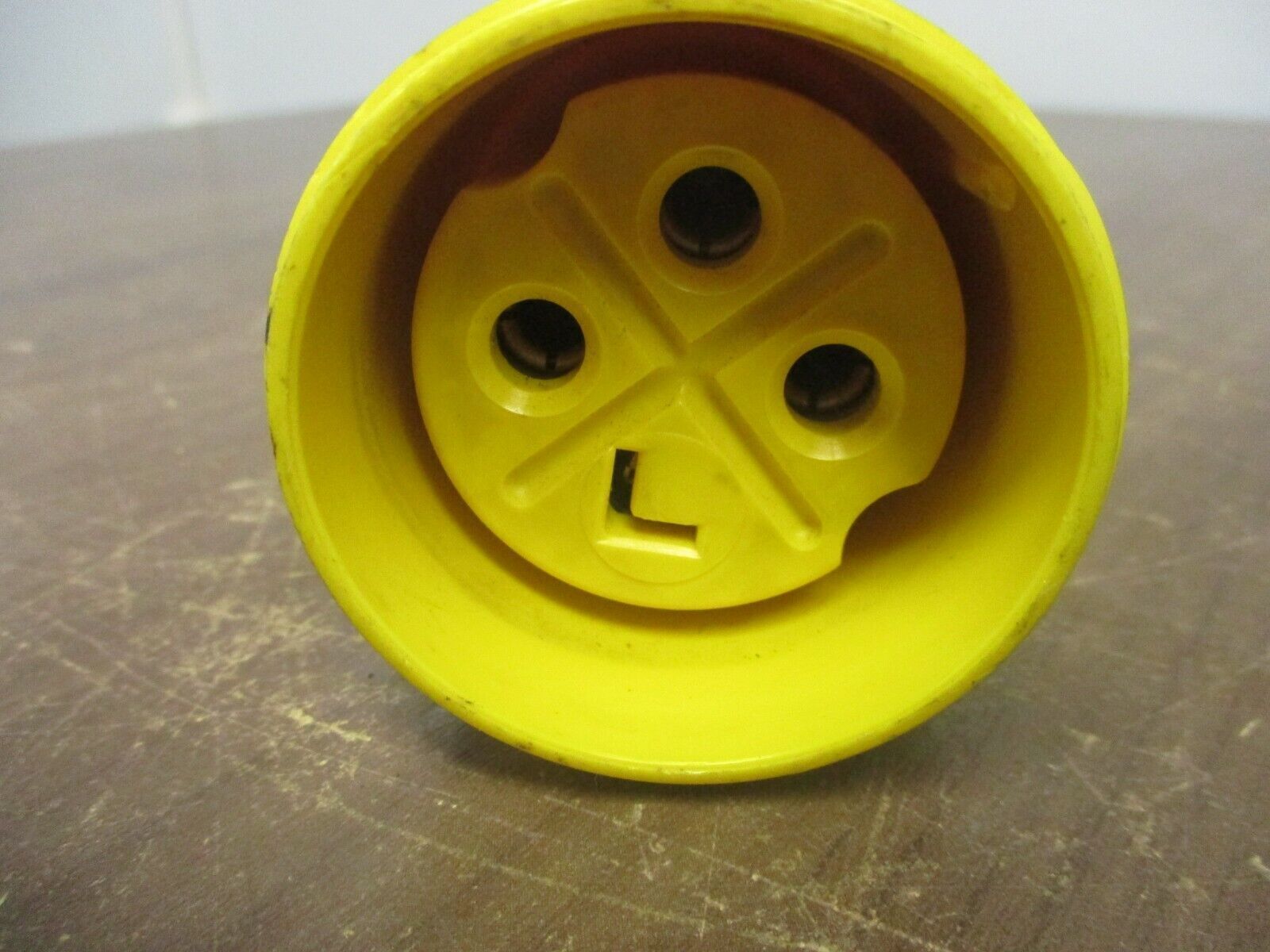Thomas & Betts Russellstoll Connector 9C54U2T/C75 50A 250V 3P 4W Used *Open End*