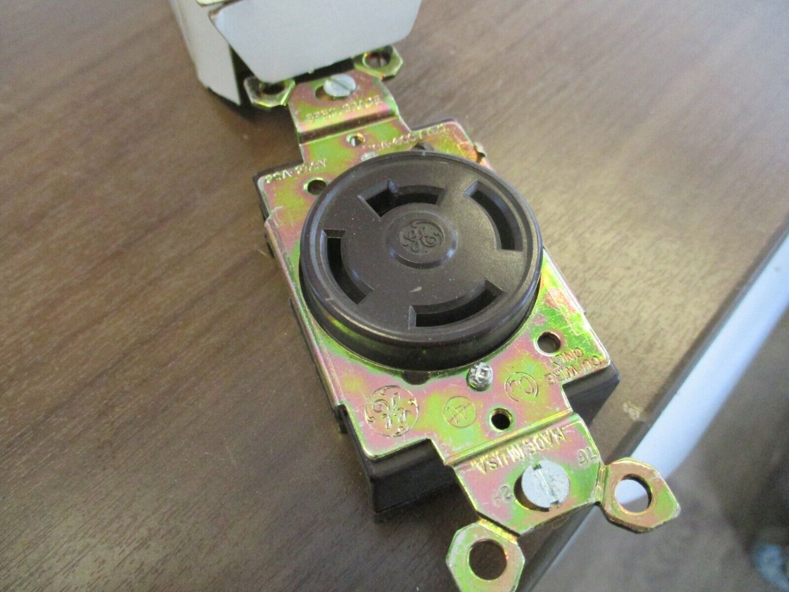 GE Locking Receptacle GL 7410G 20A 3P 4W New Surplus