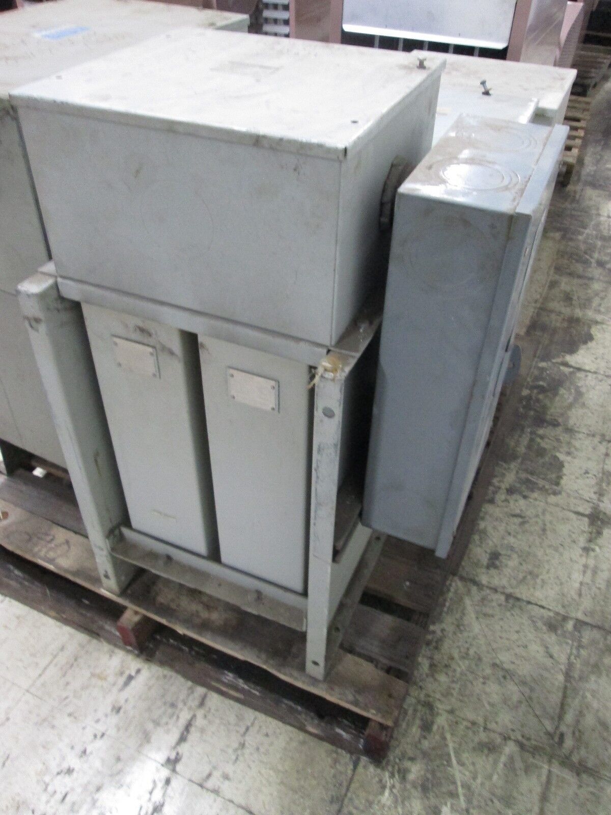 Westinghouse Inerteen Capacitor Assembly 174C986A26 100 KVAR 480V 60Hz 3Ph Used