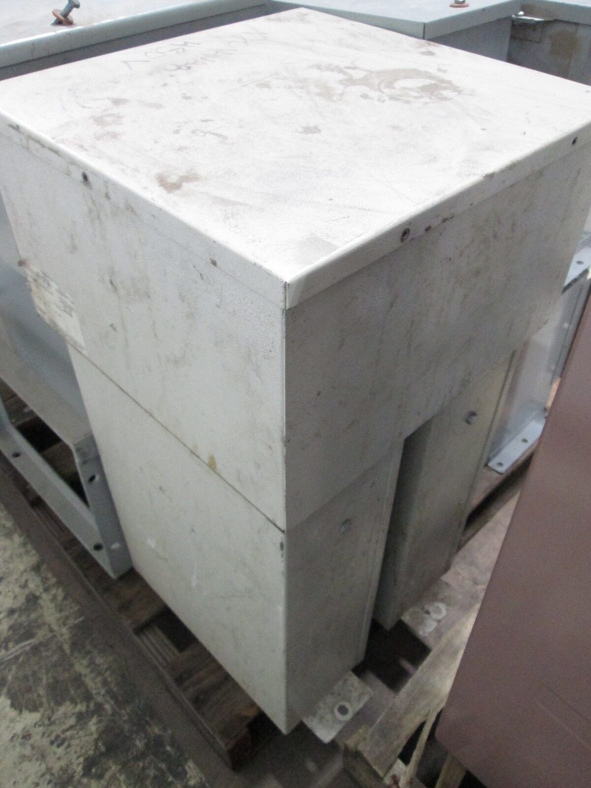 ABB Capacitor F486D120-3FI 120 KVAR 480V 60Hz 3Ph Used