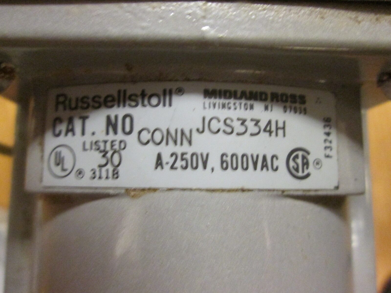 Russellstoll Connector JCS334H 30A 600V 3P 4W Wire Style End used