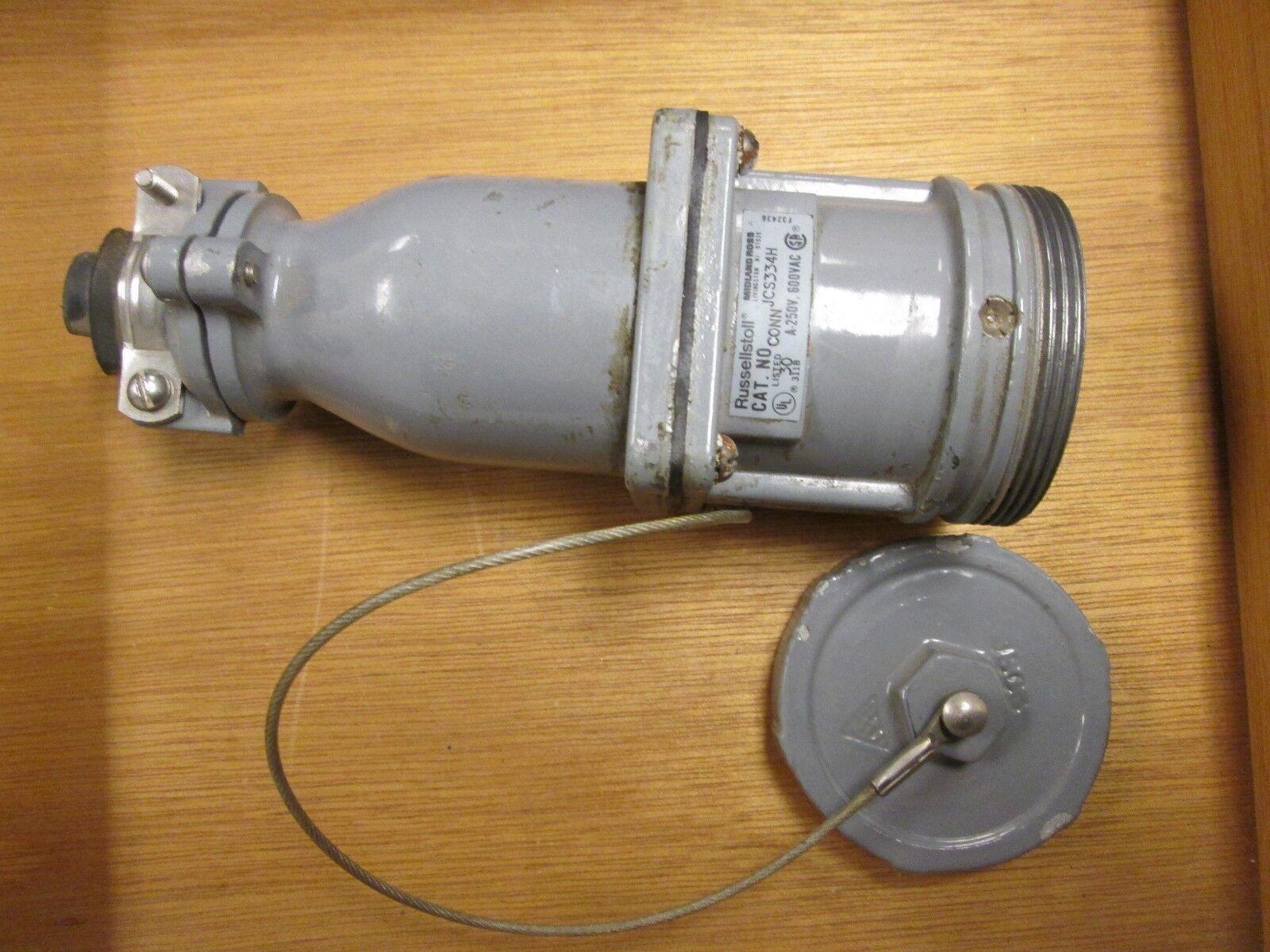 Russellstoll Connector JCS334H 30A 600V 3P 4W Wire Style End used