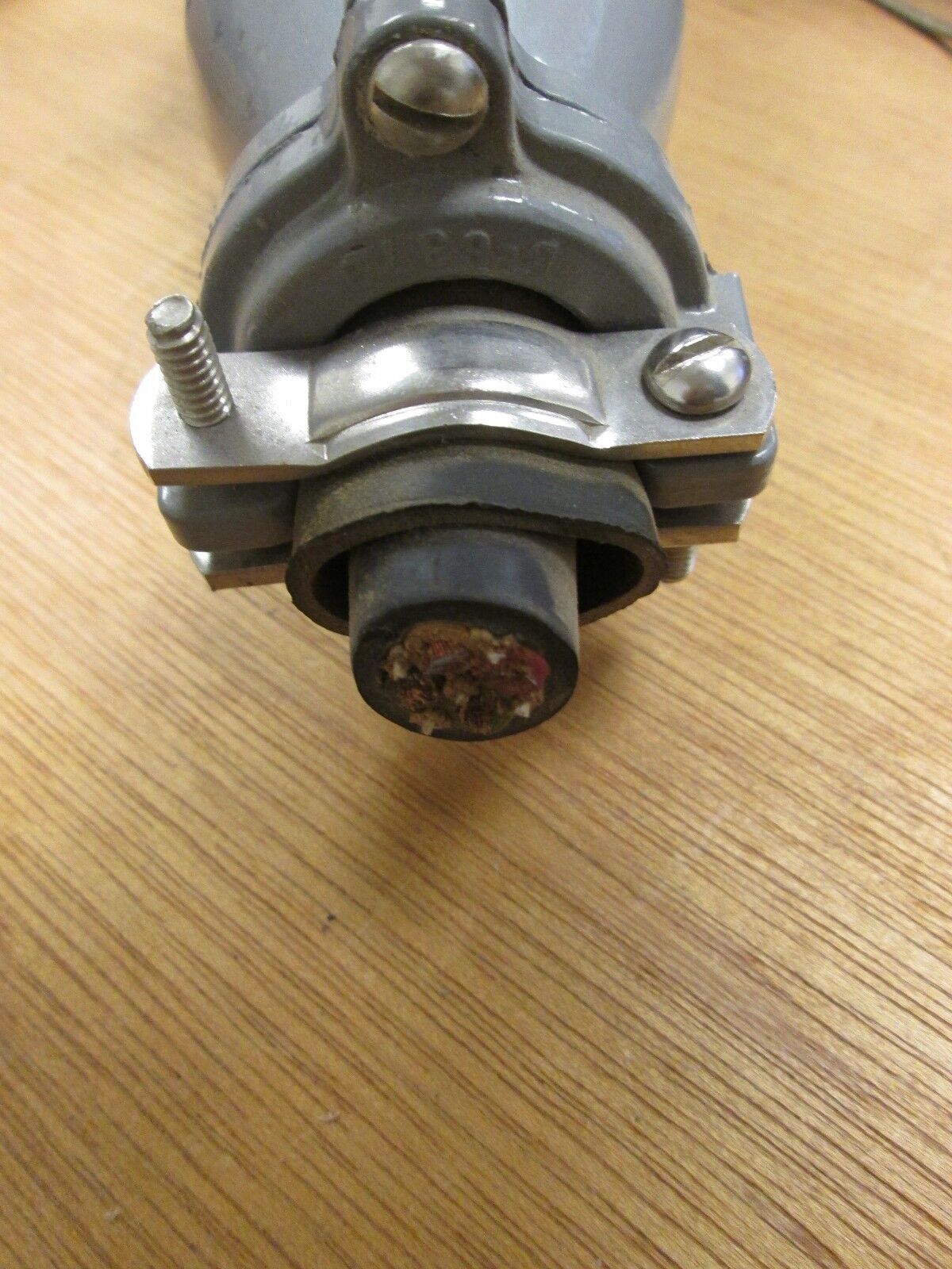 Russellstoll Connector JCS334H 30A 600V 3P 4W Wire Style End used