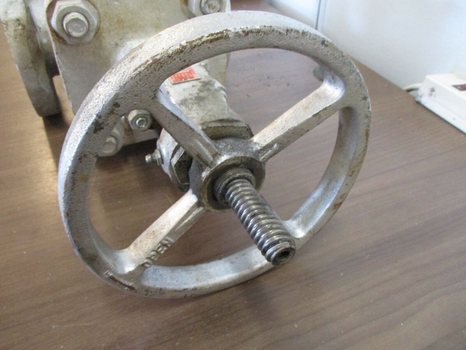 Crane Gate Valve 33XUF*024 Size: 2 1/2" Class: 300 Body: WCB Seat: HF Used