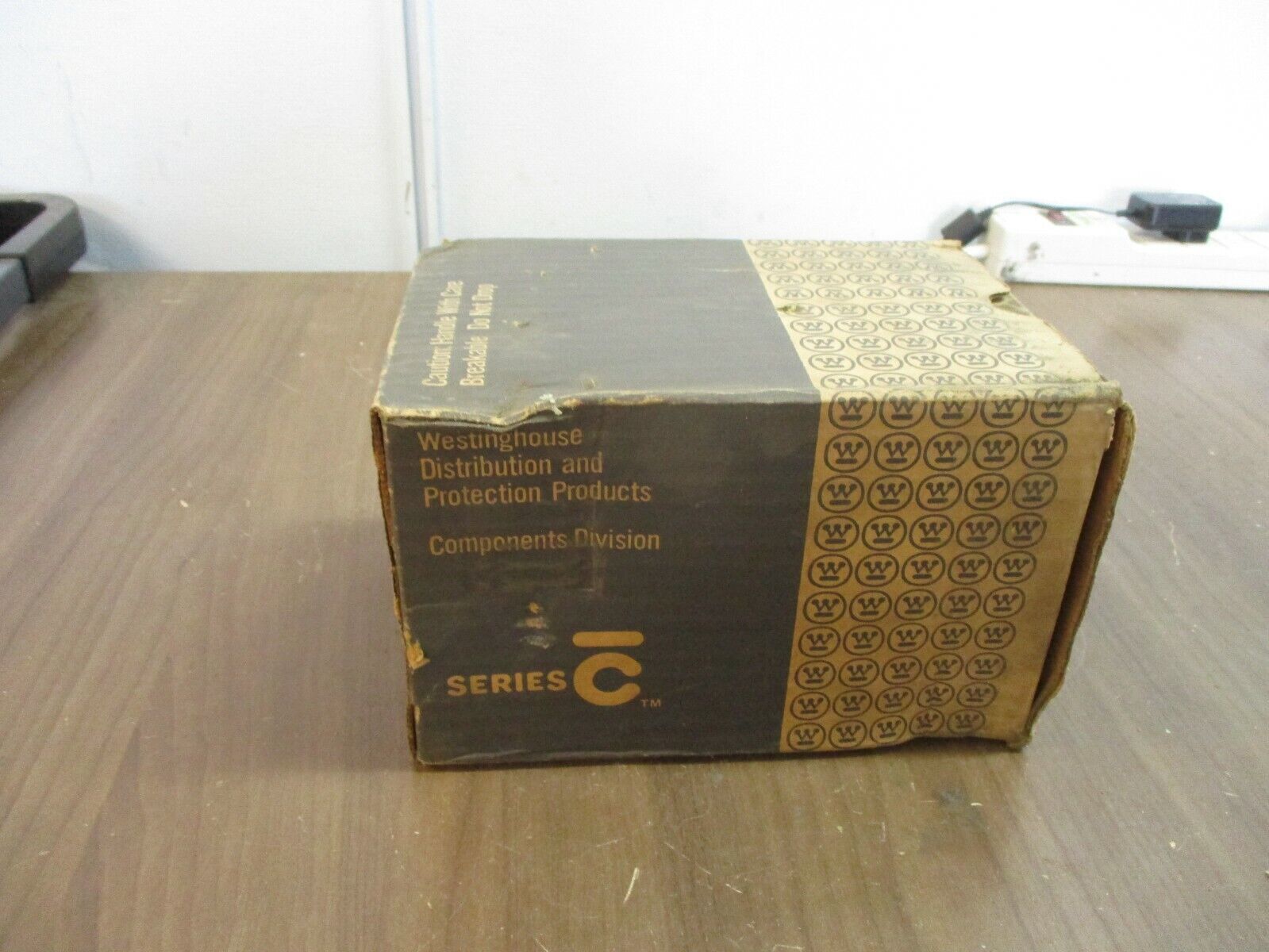 Cutler-Hammer Circuit Breaker HMCP015E0 Style: 6630C86G07 15A 600V 3P