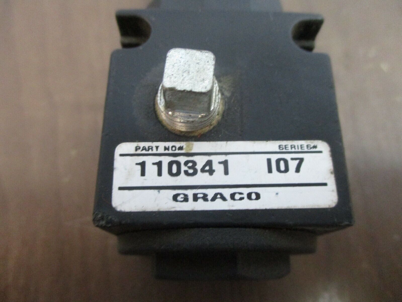 Graco Regulator 110341 Ser. I07 Used