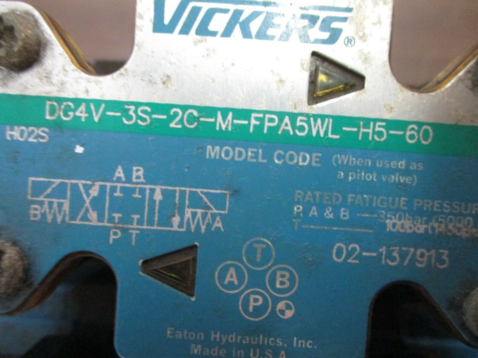 Vickers Control Valve Assembly DG4V-3S-2C-M-FPA5WL-H5-60 (2) Control Valves Used