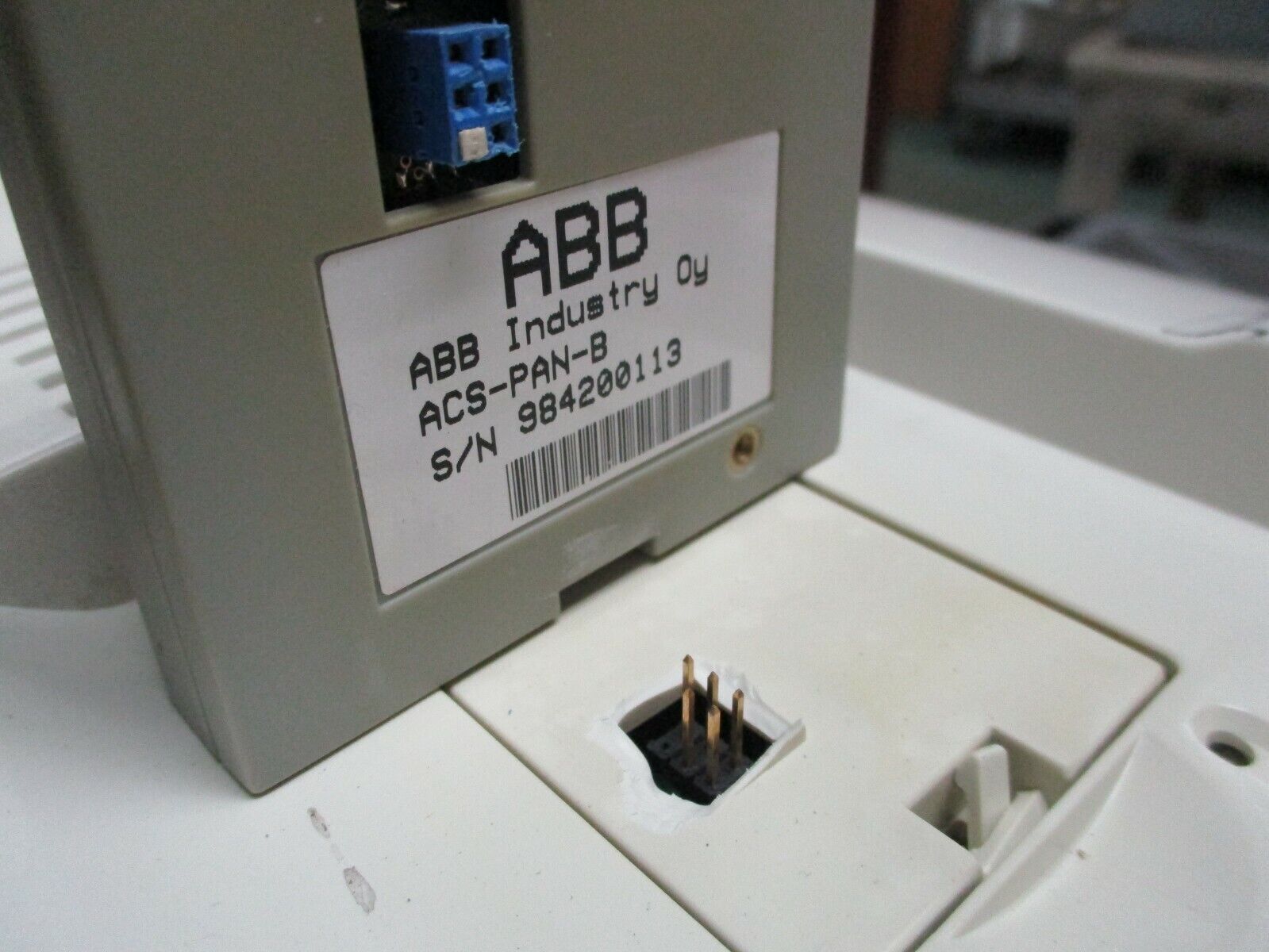 ABB AC Drive ACH401602032 25HP 3Ph *Broken Keypad Port Plastic* Used