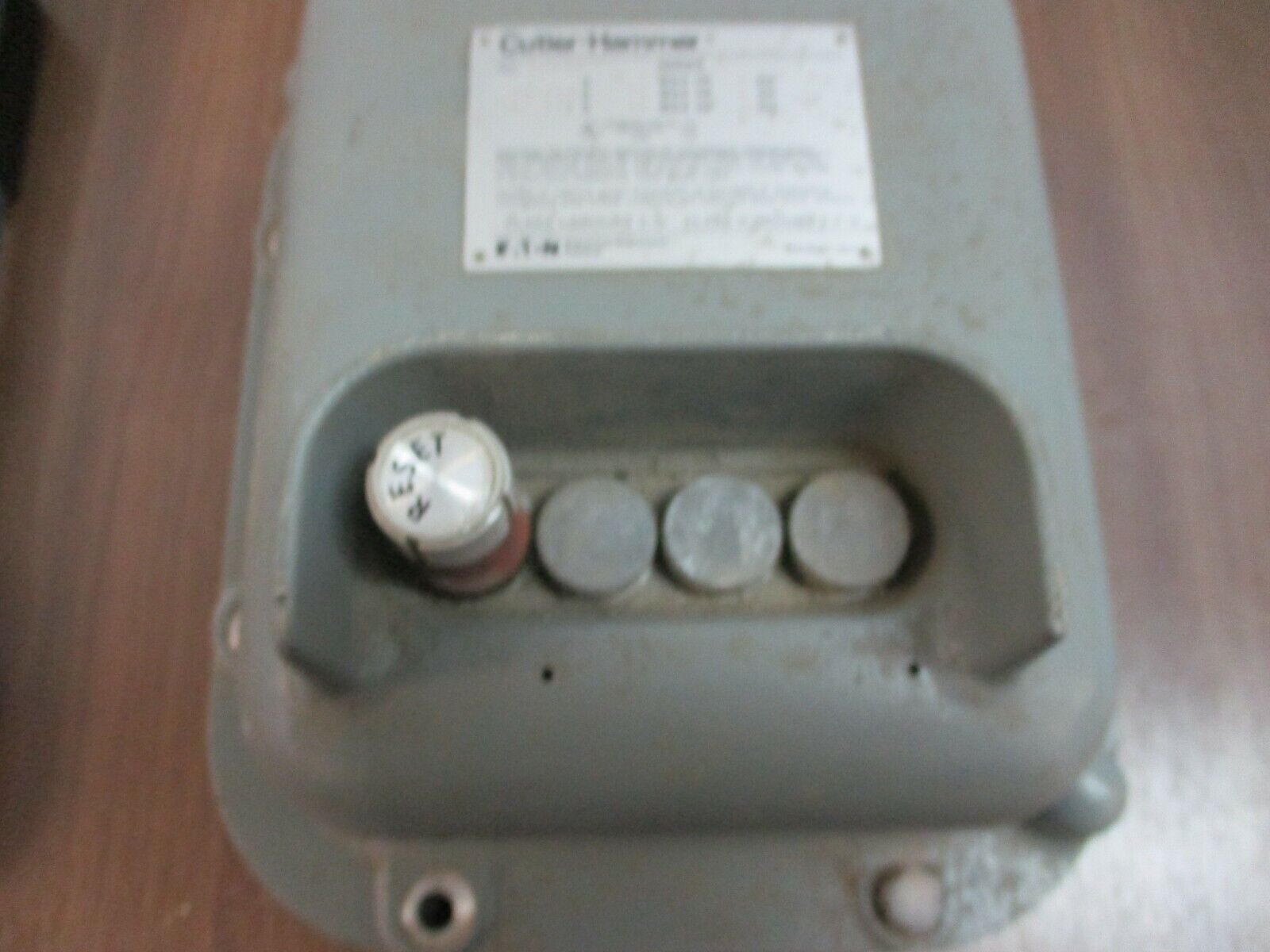 Cutler-Hammer Explosion Proof Enclosed Starter A10BE0 Ser. A1 5HP 575V 3Ph Used