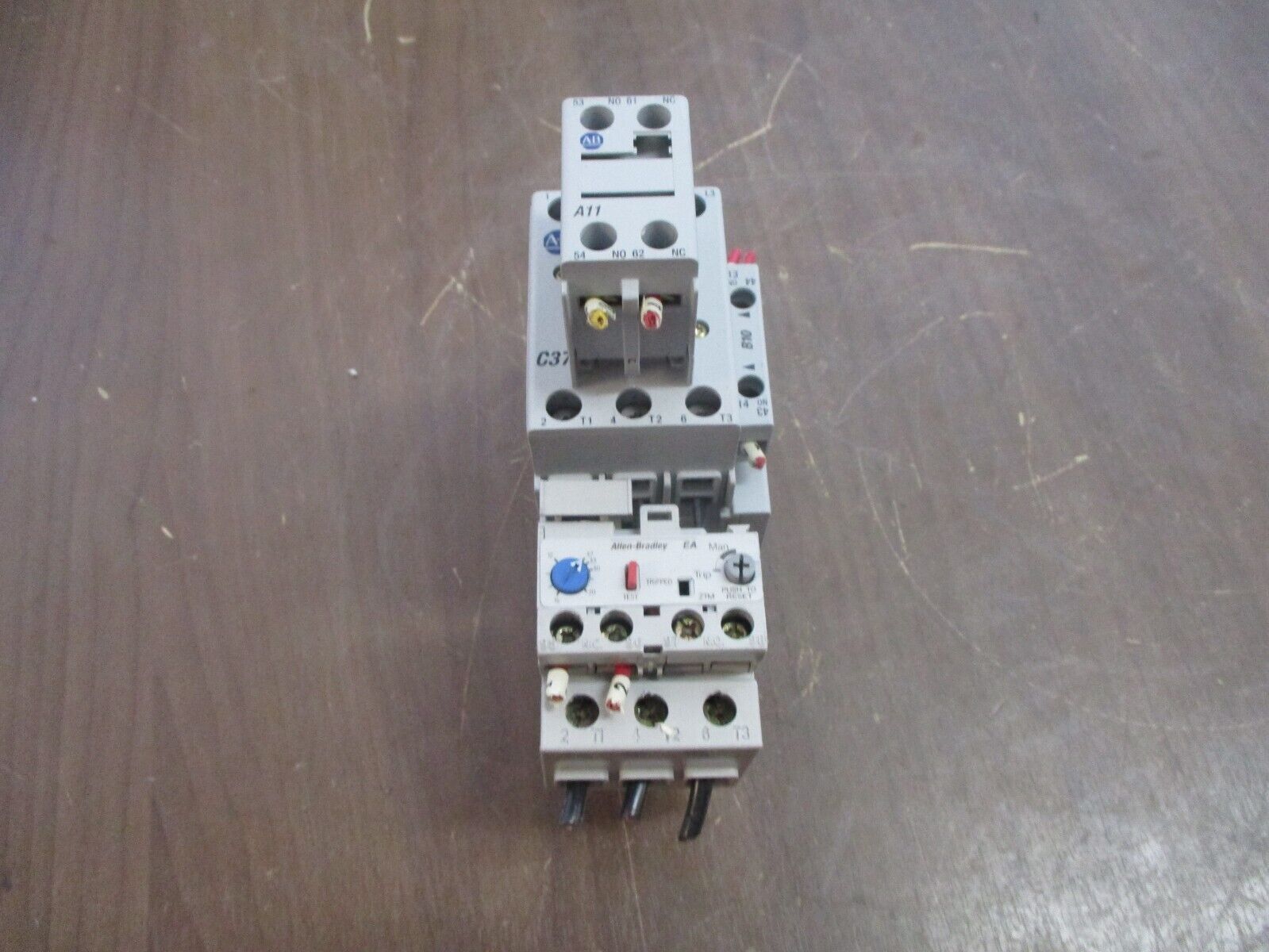 Allen-Bradley Starter 100-C37*00/193-EA2HC 120V Coil Trip: 12-37A w/ Aux Contact