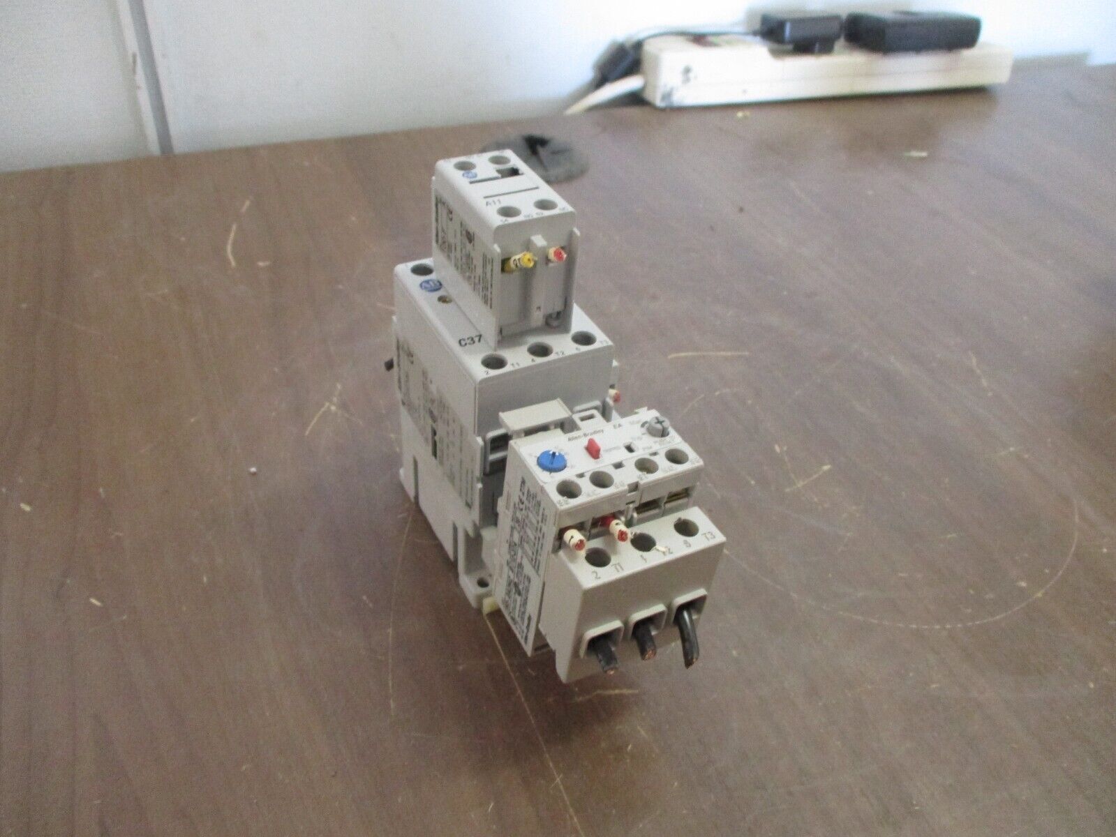 Allen-Bradley Starter 100-C37*00/193-EA2HC 120V Coil Trip: 12-37A w/ Aux Contact