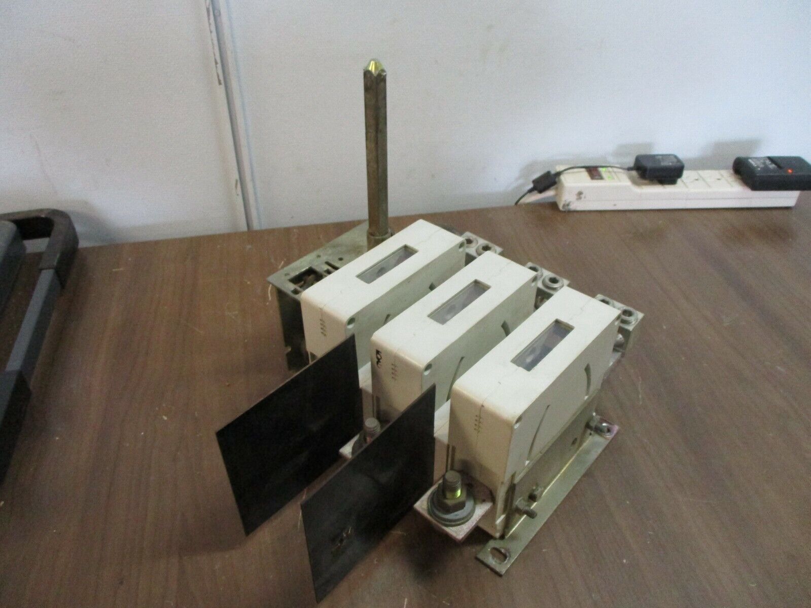 ABB Disconnect Switch OETL-NF400 400A 600V 3P *No Handle* Used