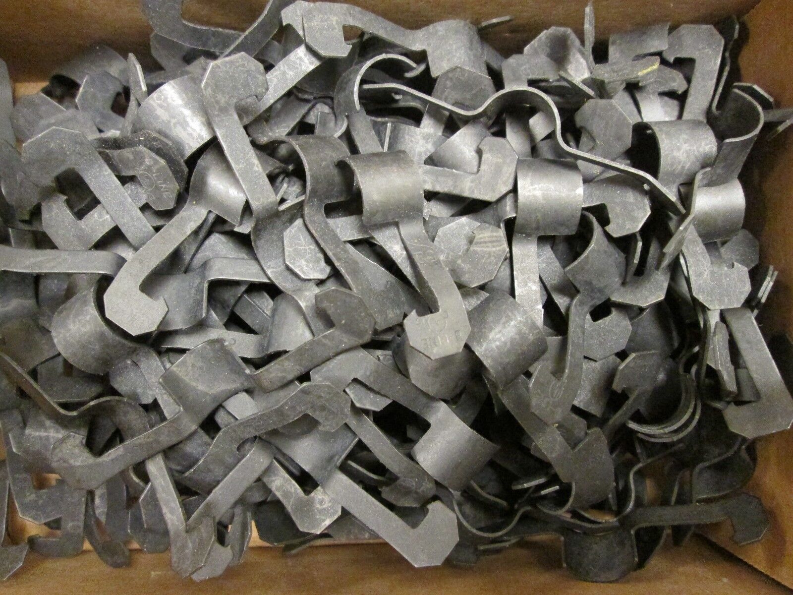 Cooper Wing Clip BW4 Approx 190 Pcs New Surplus