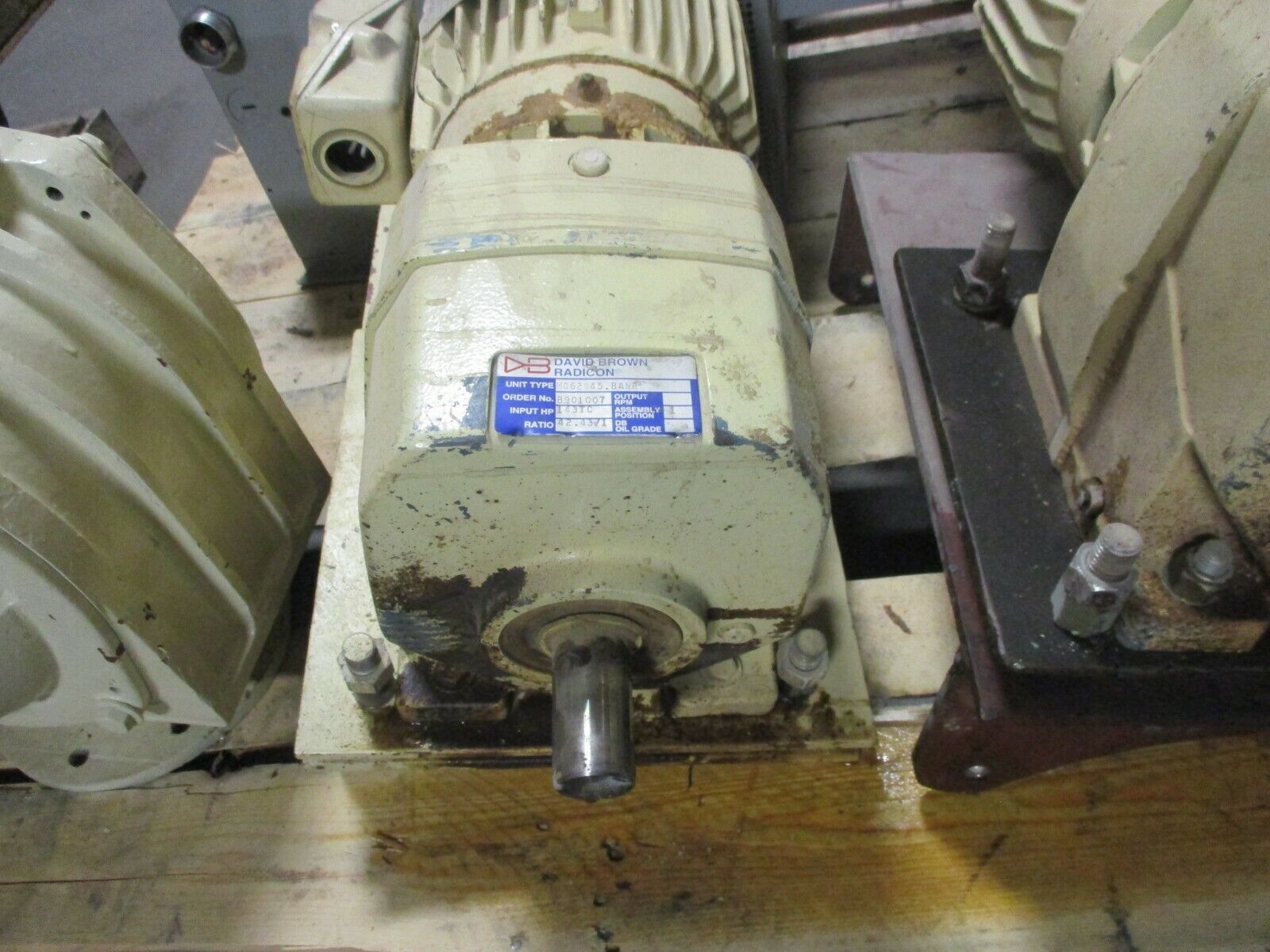 Baldor AC Gearmotor VEM3584T 1.5HP 1800RPM FR: 145TC 230/460V 4.2/2.1A 3Ph Used
